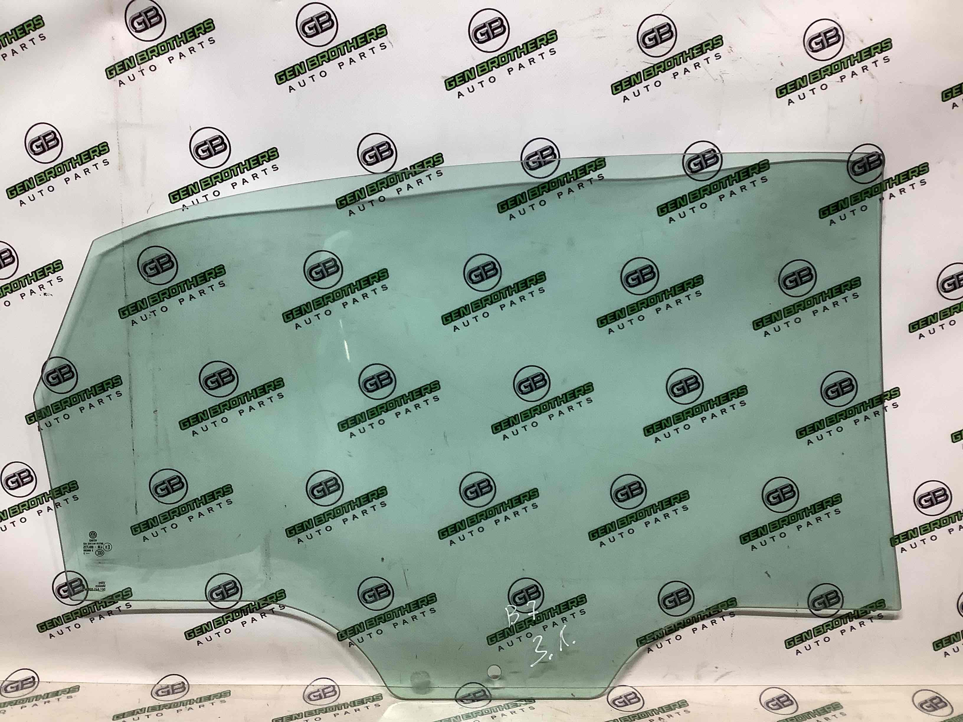 Скло заднє ліве