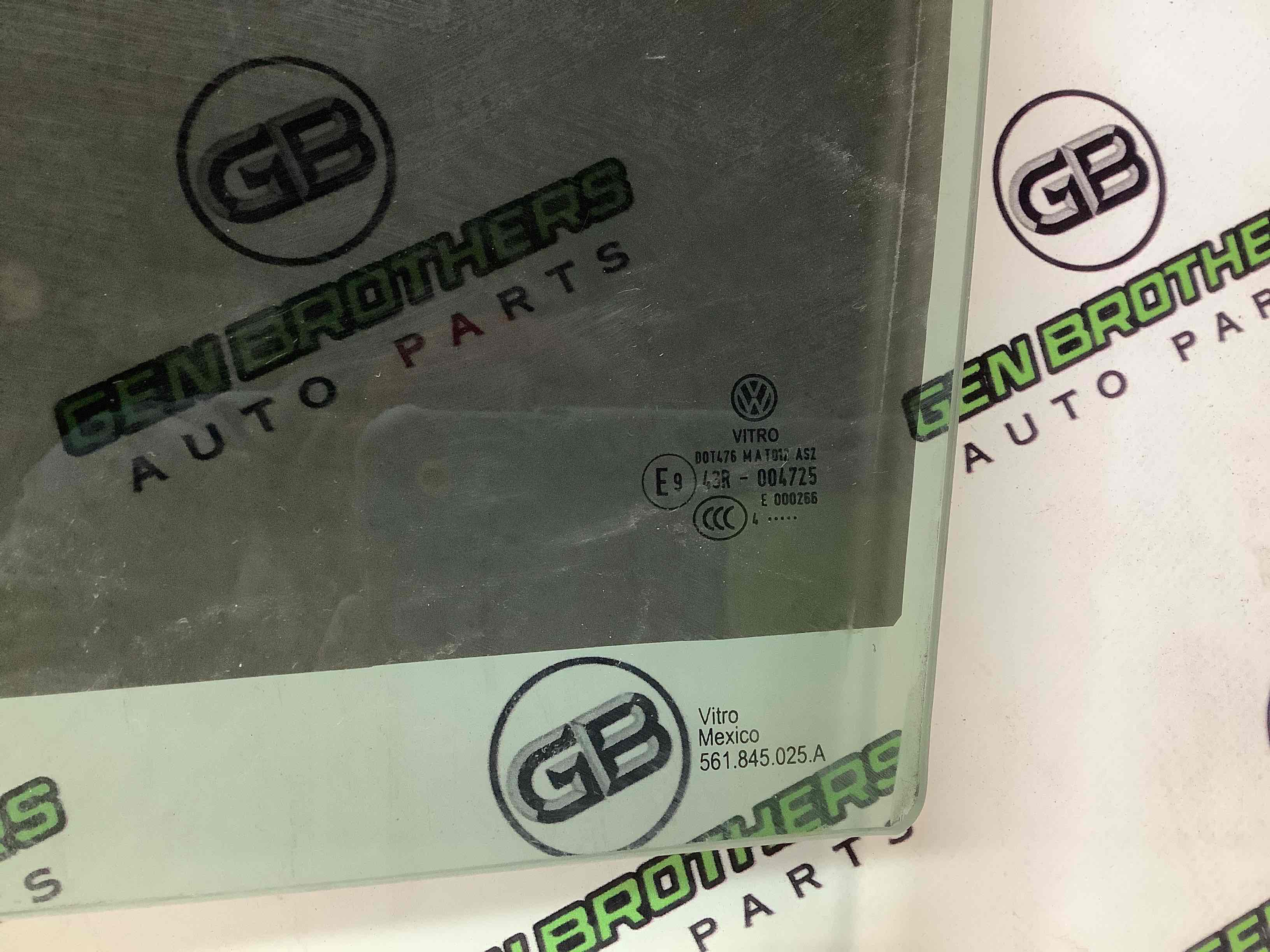 Скло заднє ліве