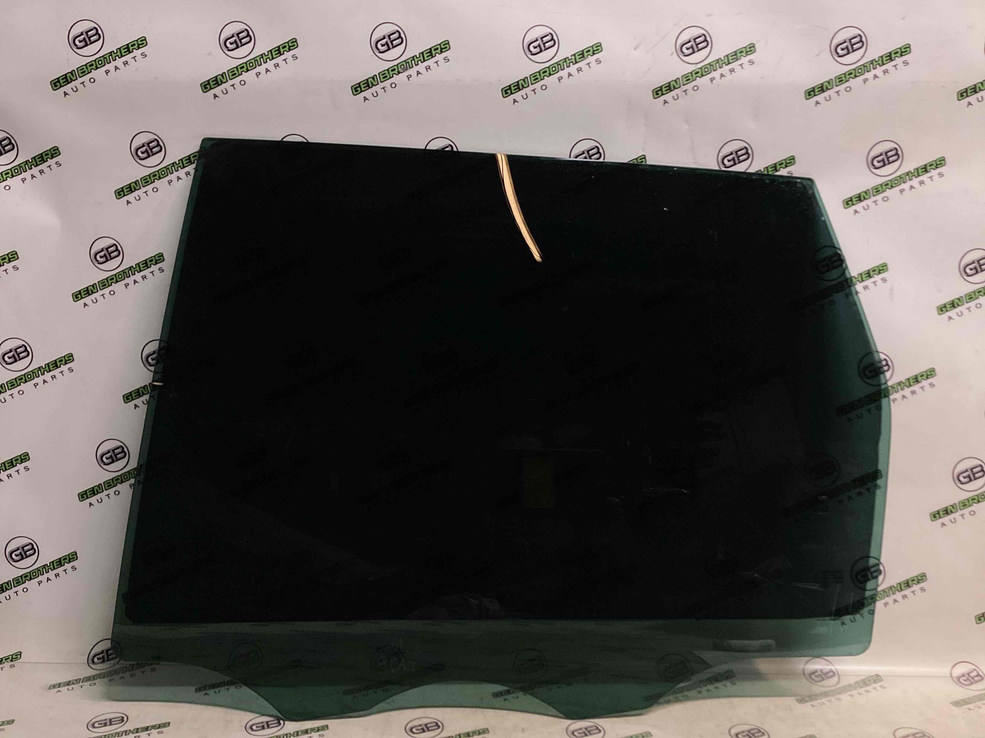 Скло заднє ліве