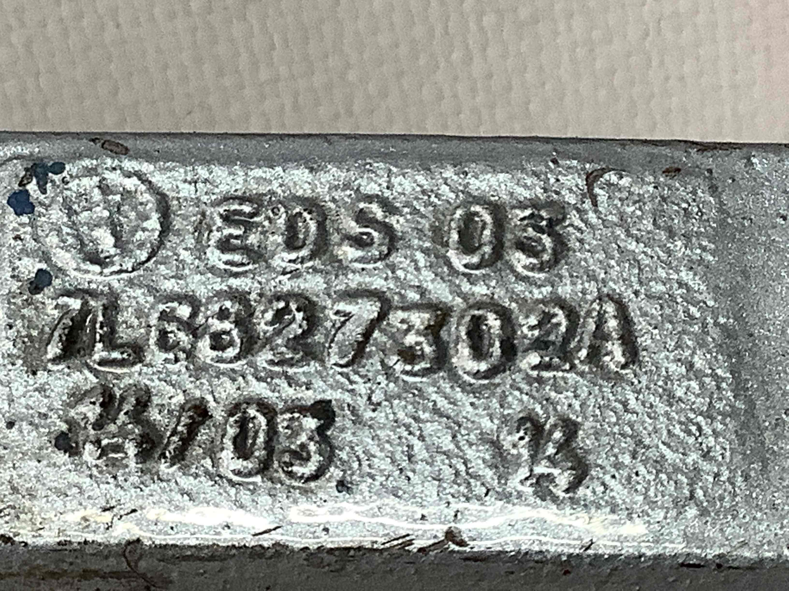 Петля кришки багажника, двері багажника