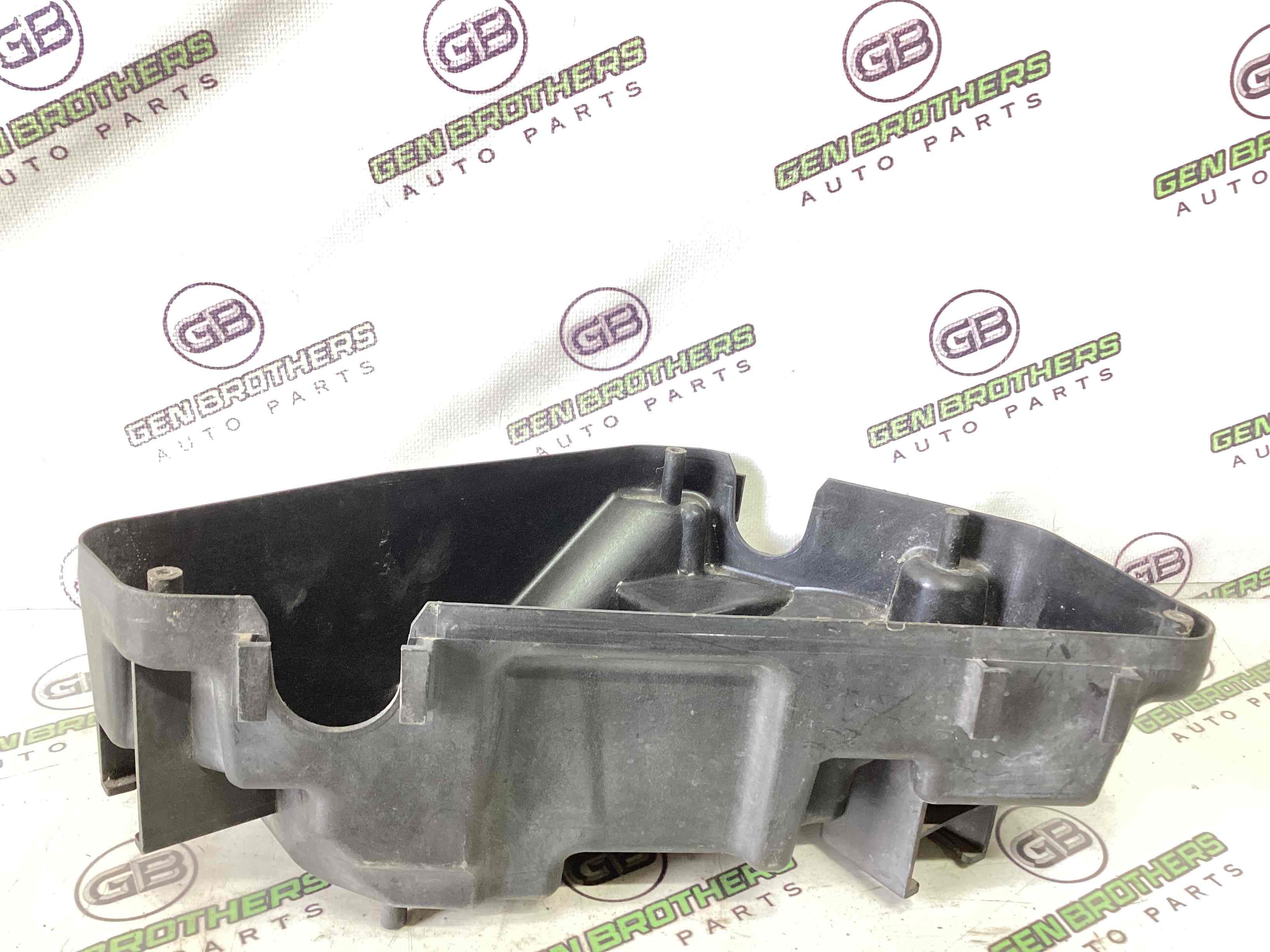 Кришка корпус блоку запобіжників