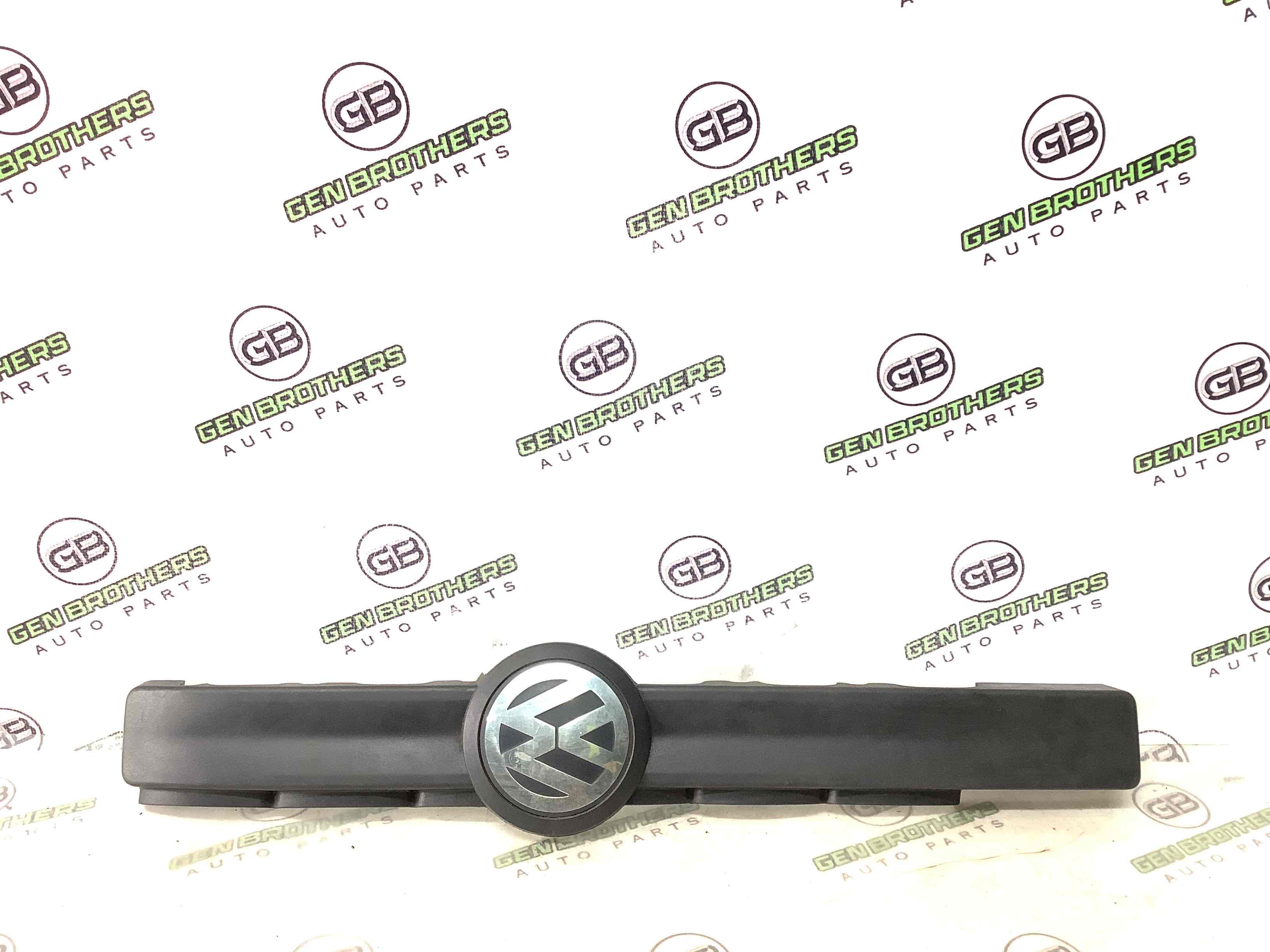 Пластик моторного відсіку