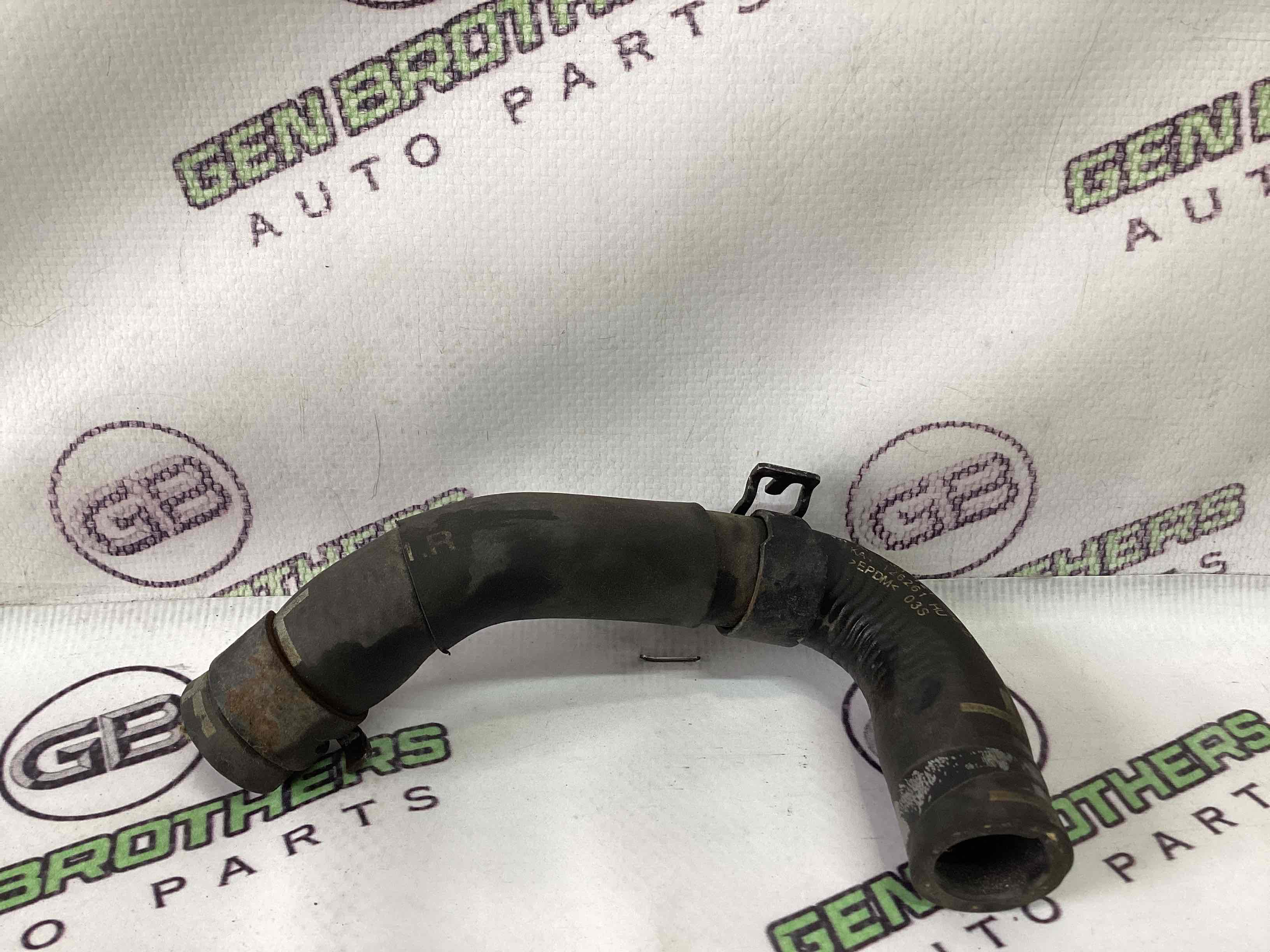 Патрубок трубопровід, шланг