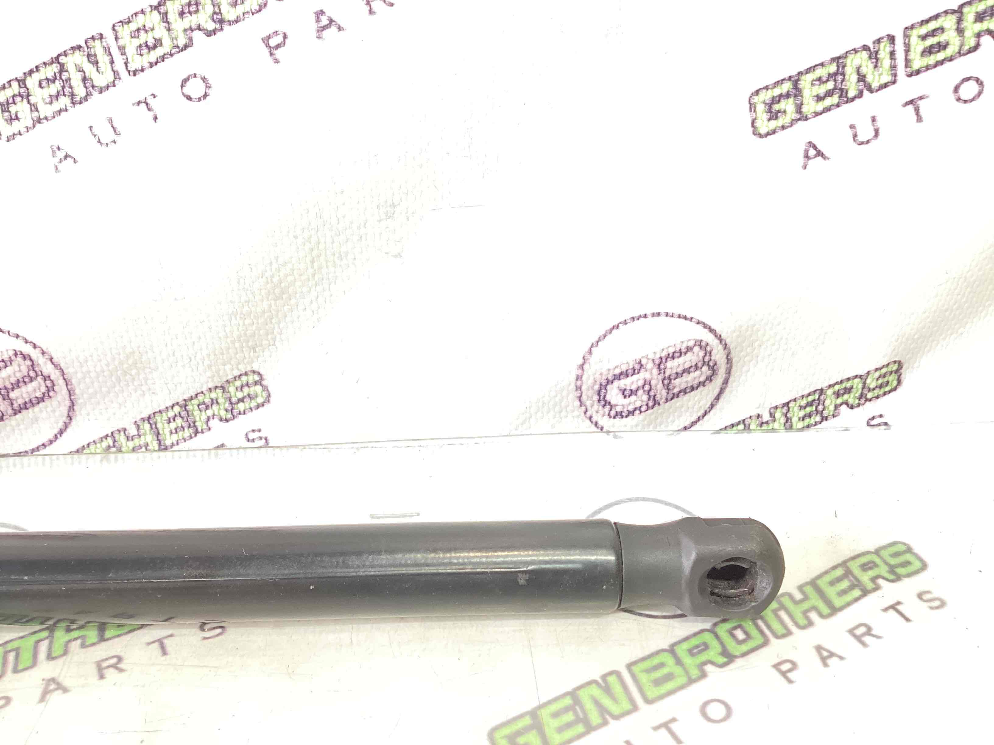 Амортизатор капота