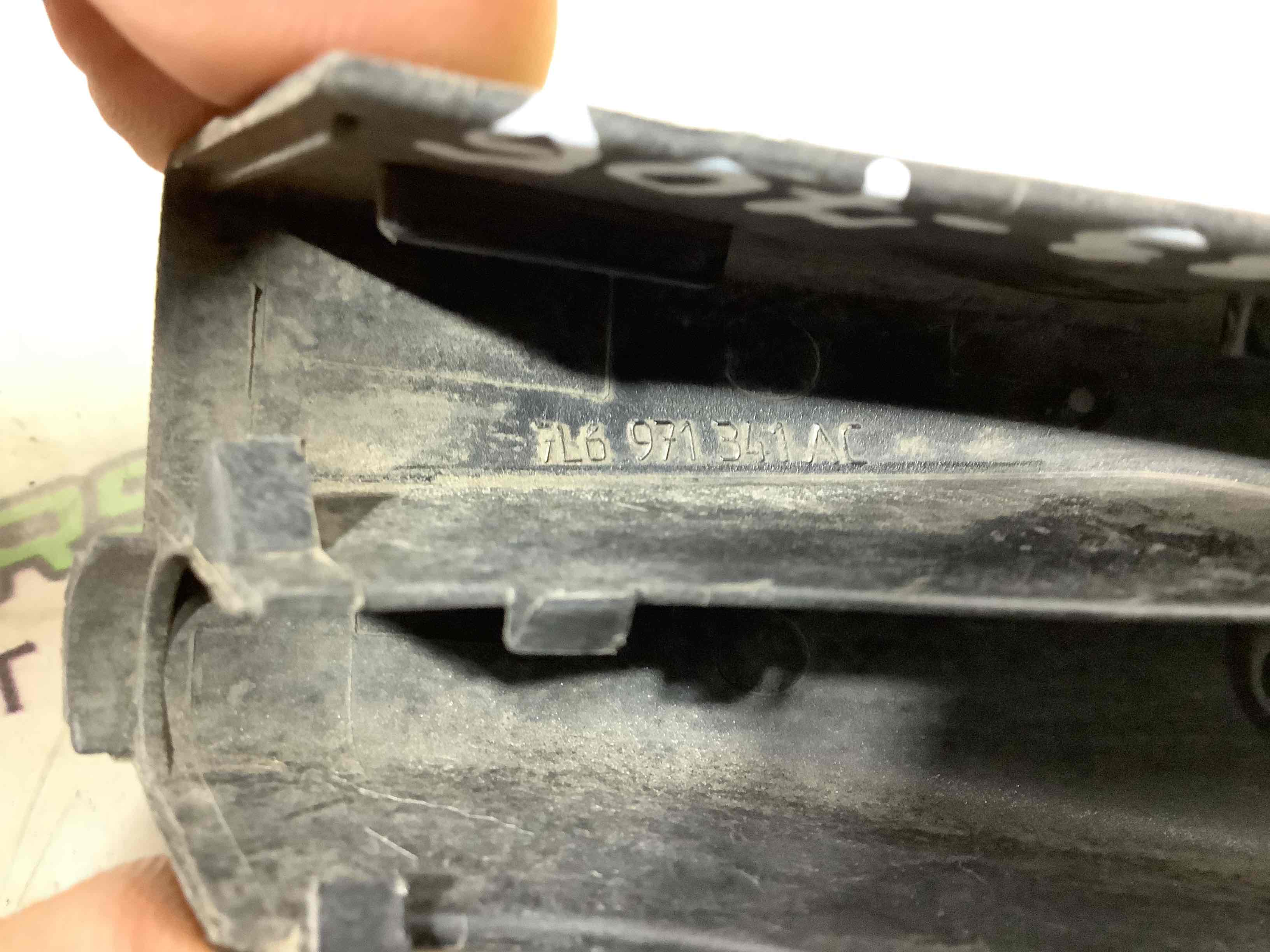 Пластикові елементи салону