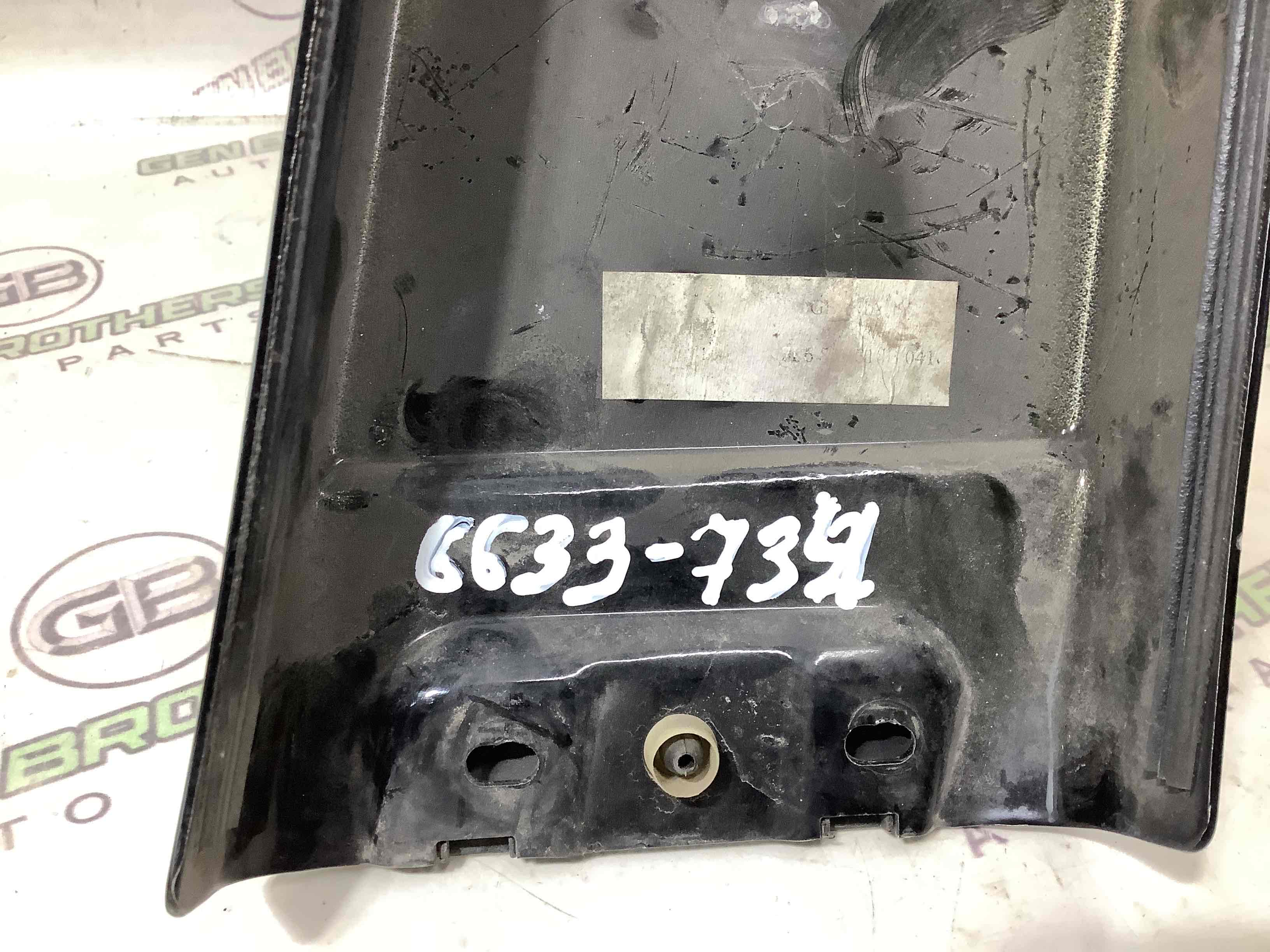 Обшивка центральної стійки права