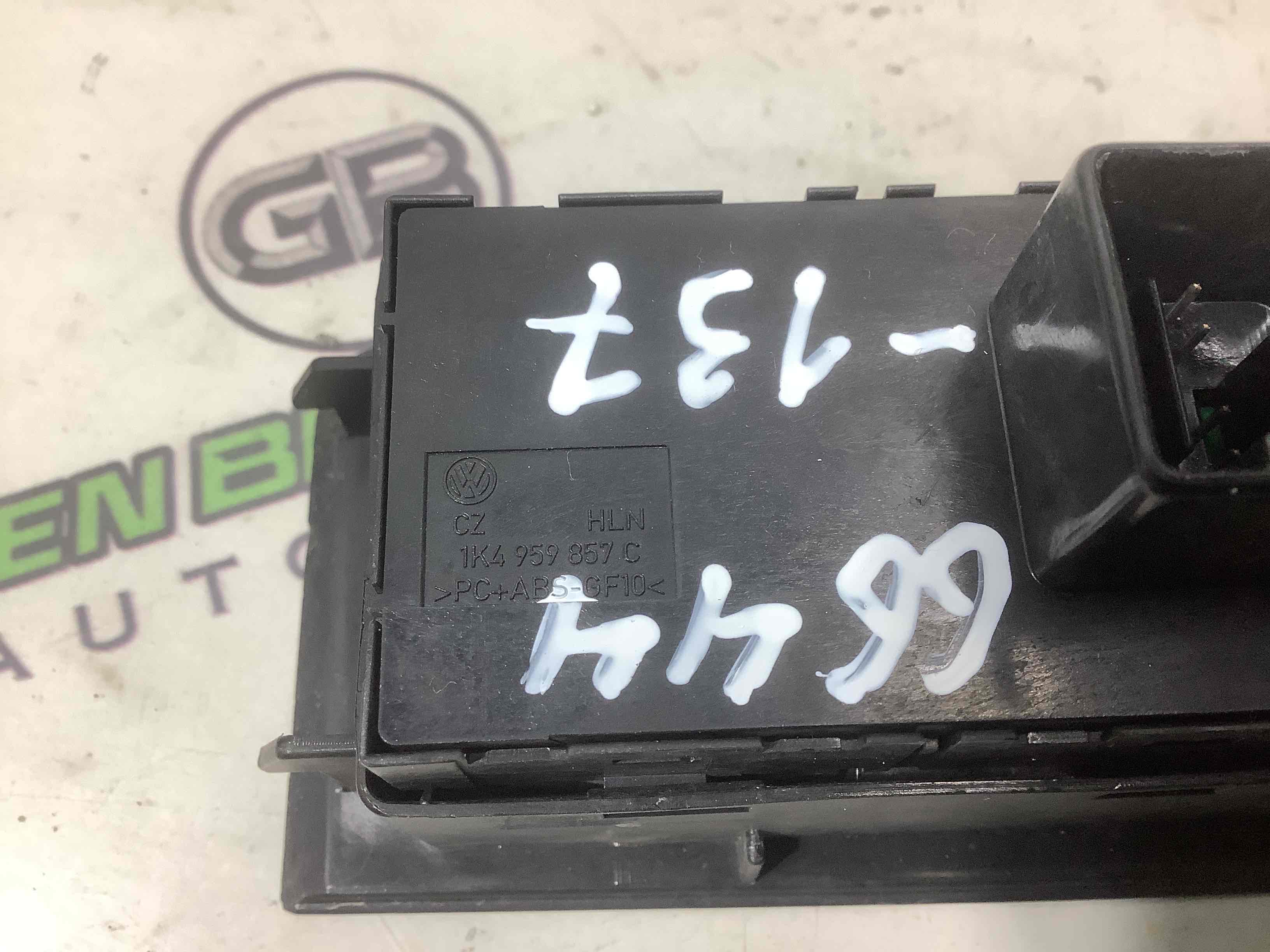 Кнопки керування склопідйомниками