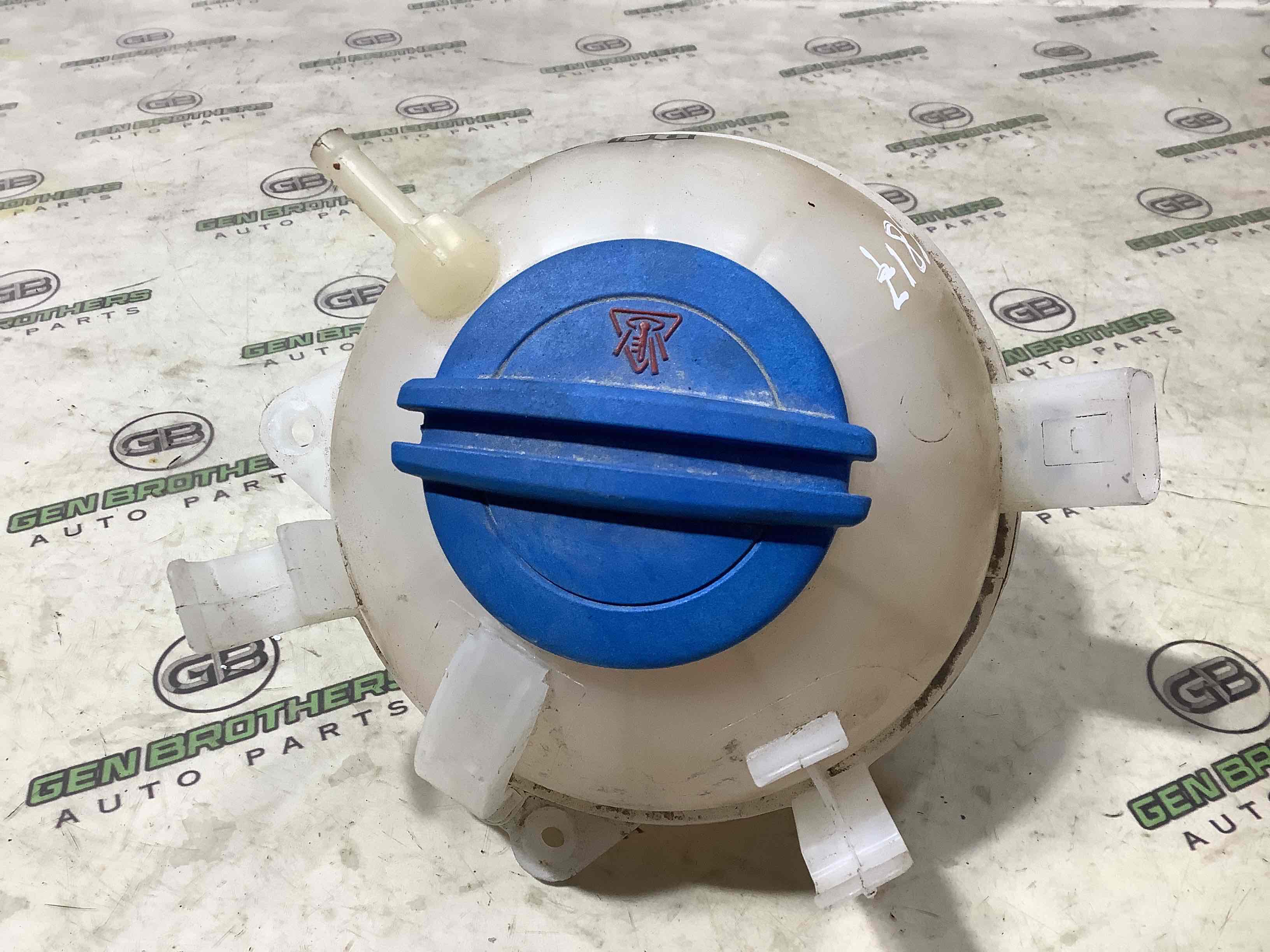 Розширювальний бачок охолодження