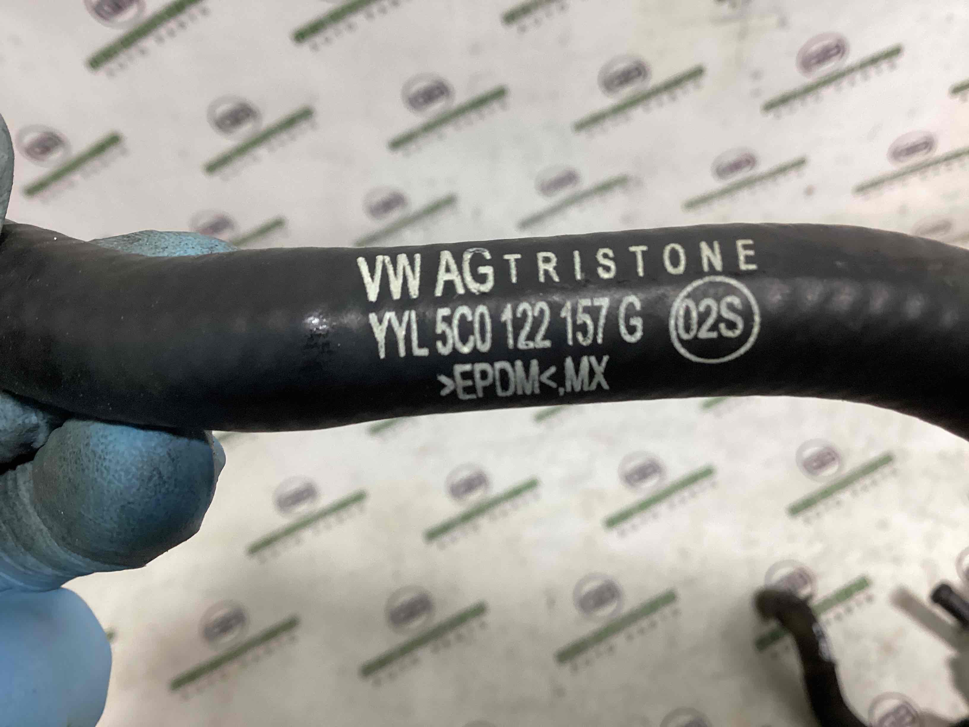 Патрубок трубопровід, шланг