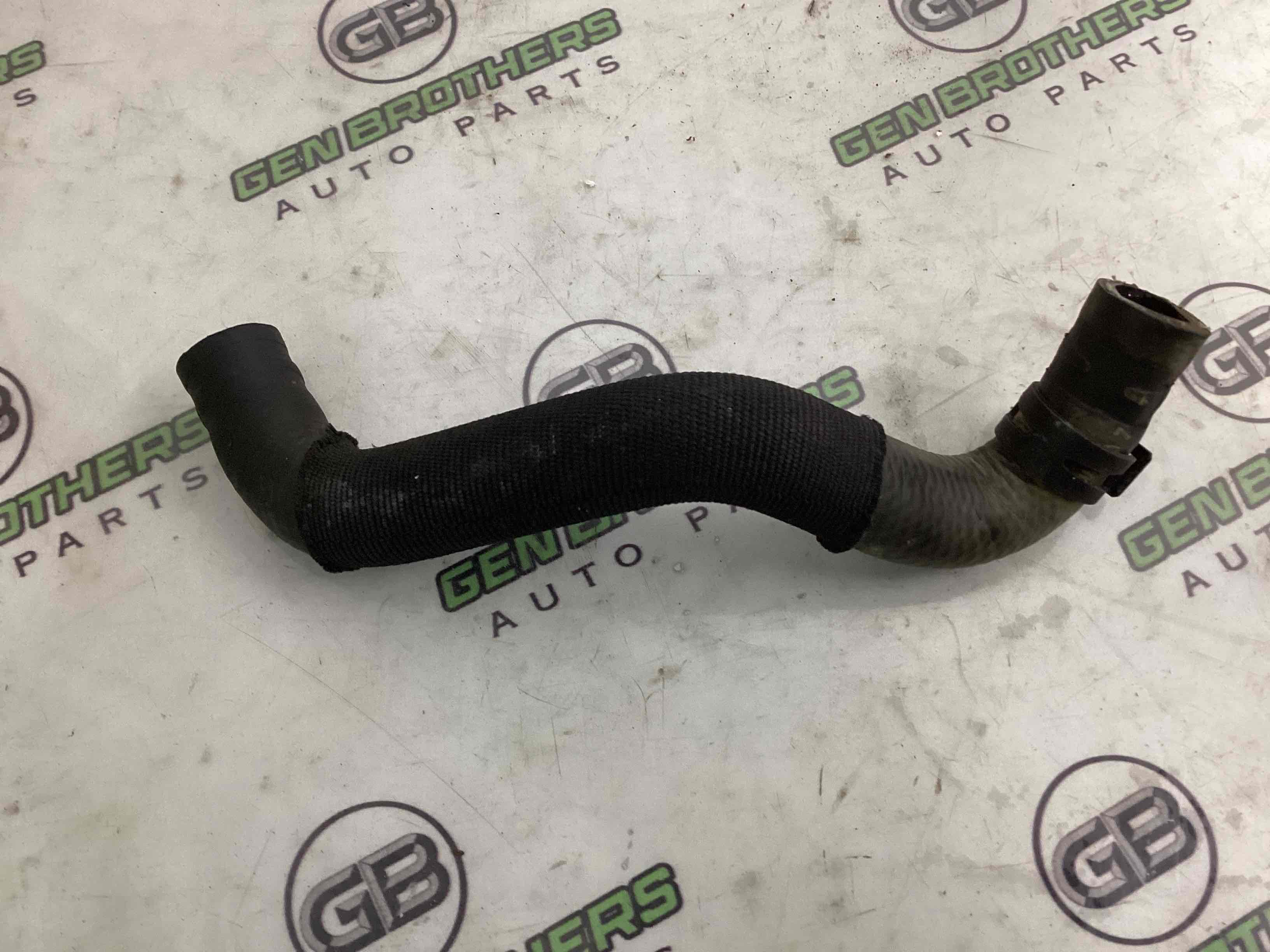 Патрубок трубопровід, шланг