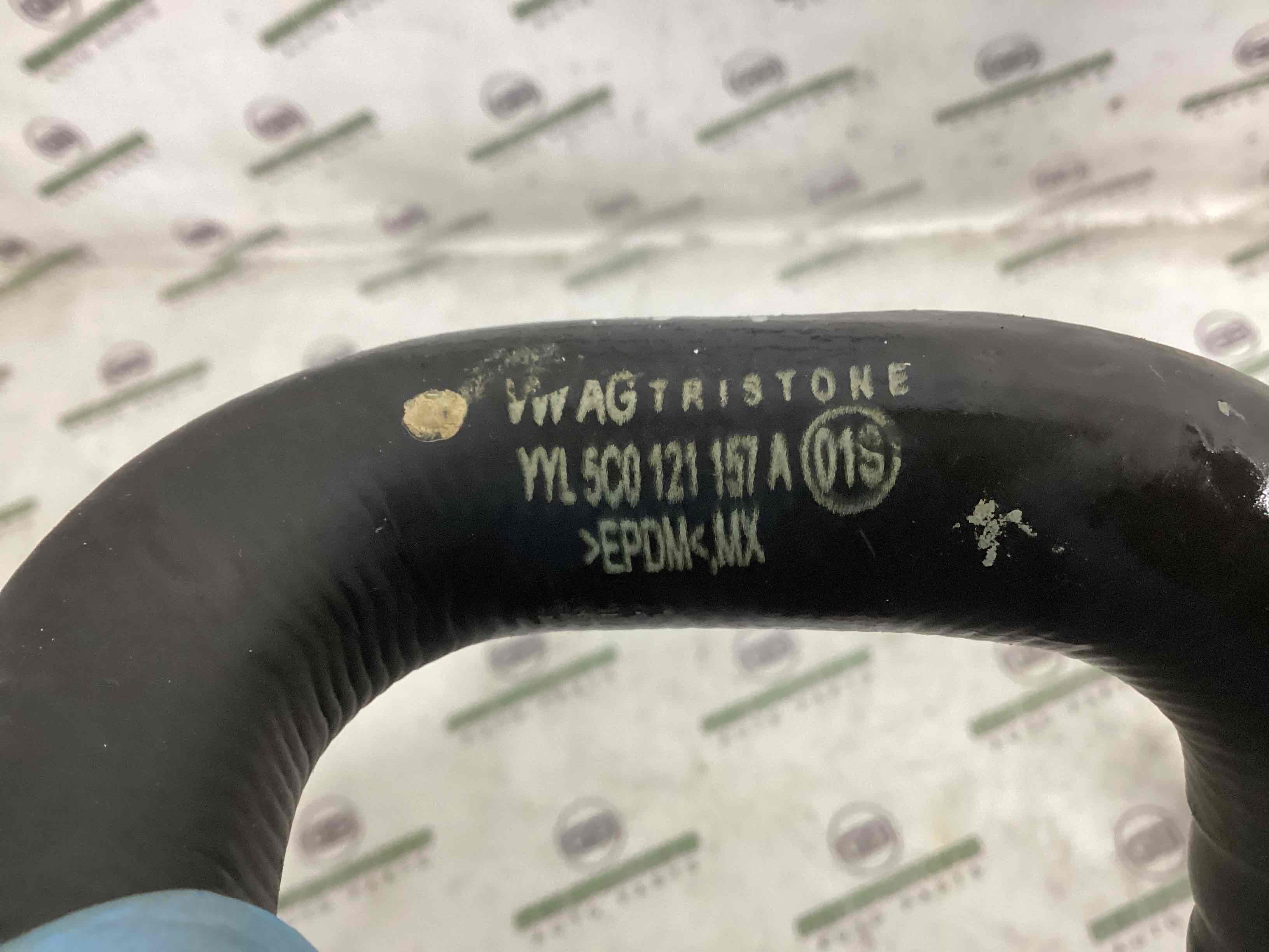 Патрубок трубопровід, шланг