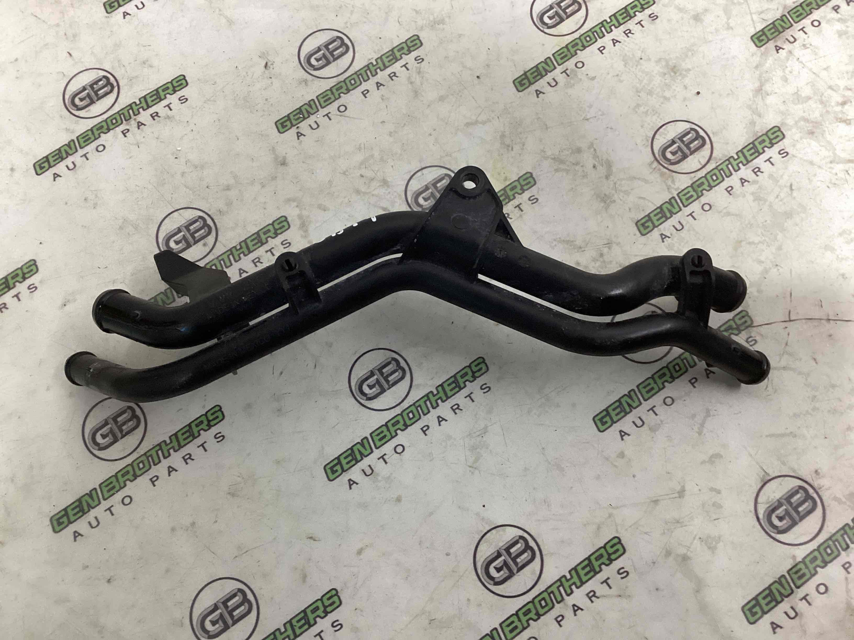 Патрубок трубопровід, шланг