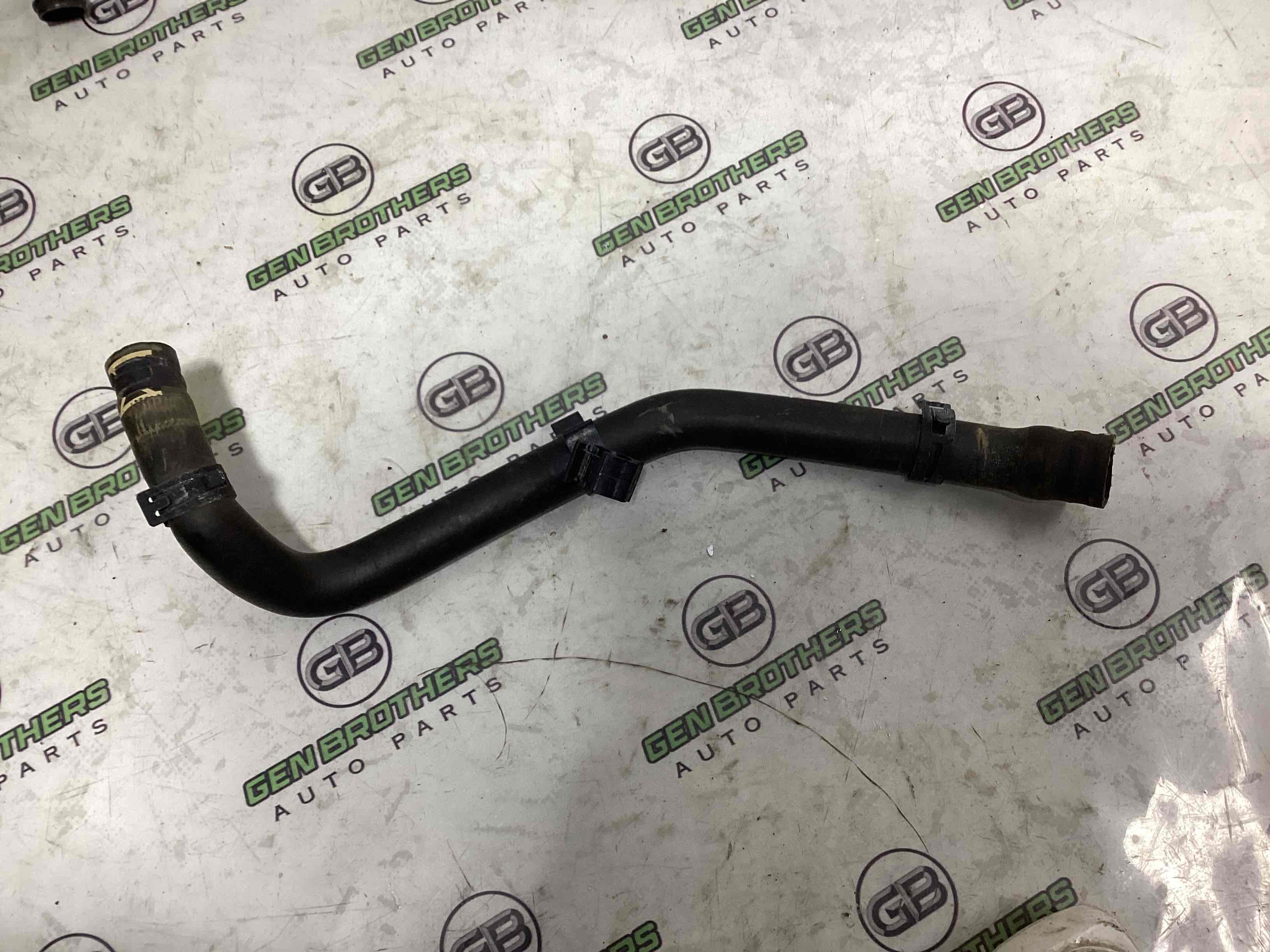 Патрубок трубопровід, шланг