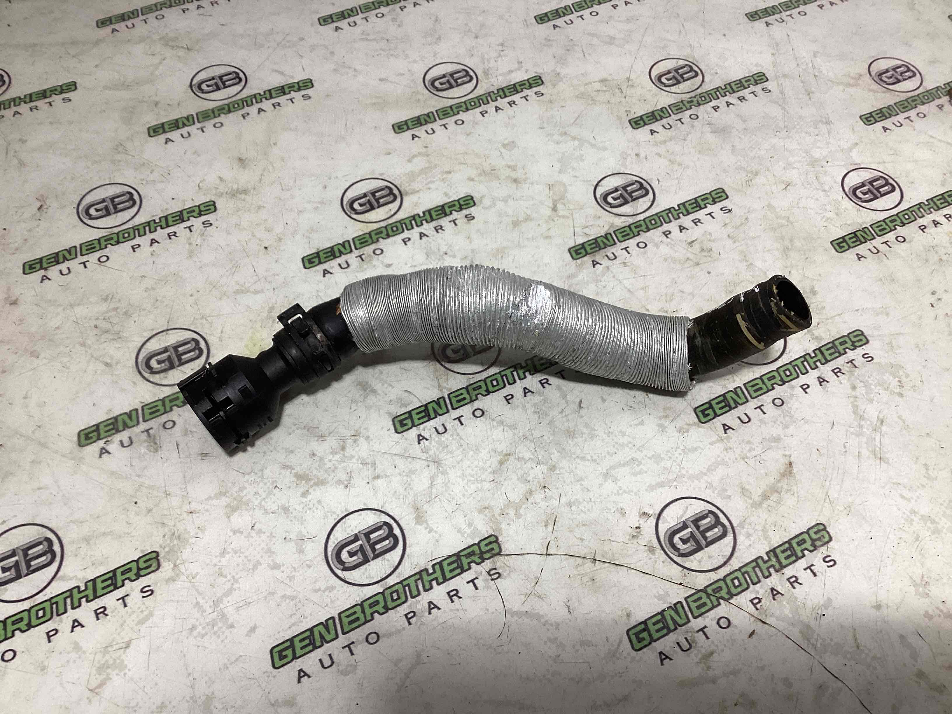 Патрубок трубопровід, шланг