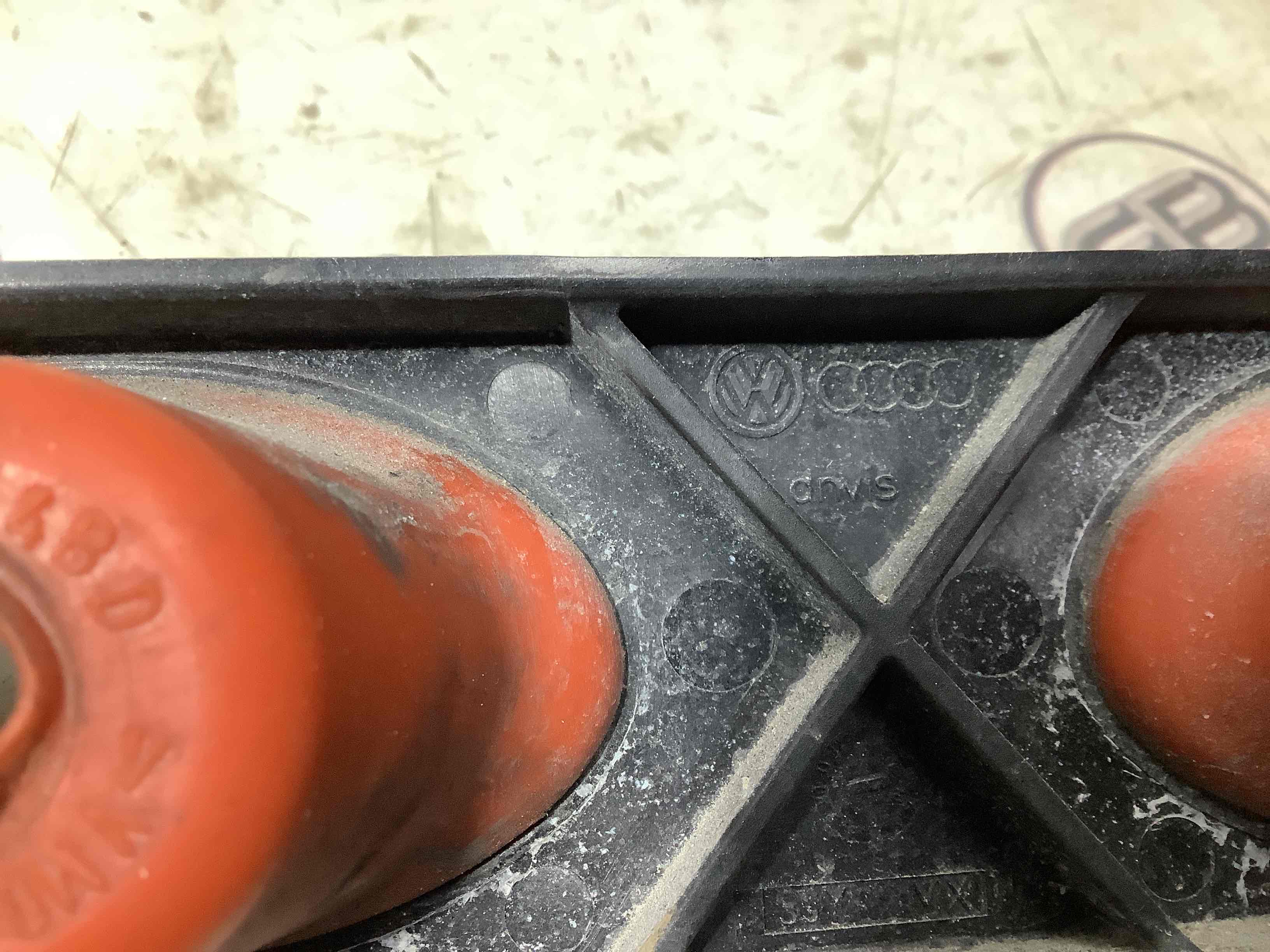 Кронштейн глушника