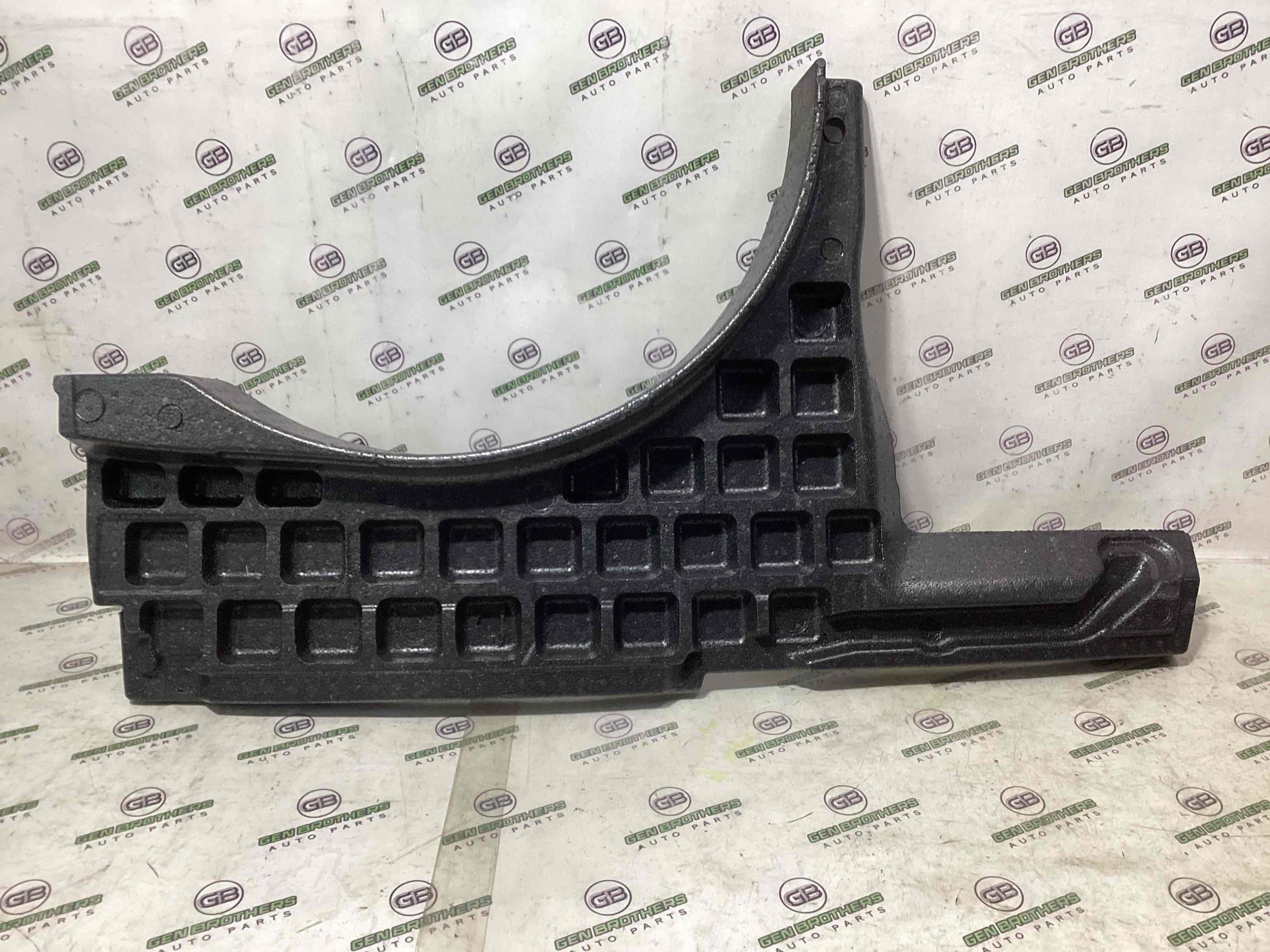 Елементи оздоблення багажника