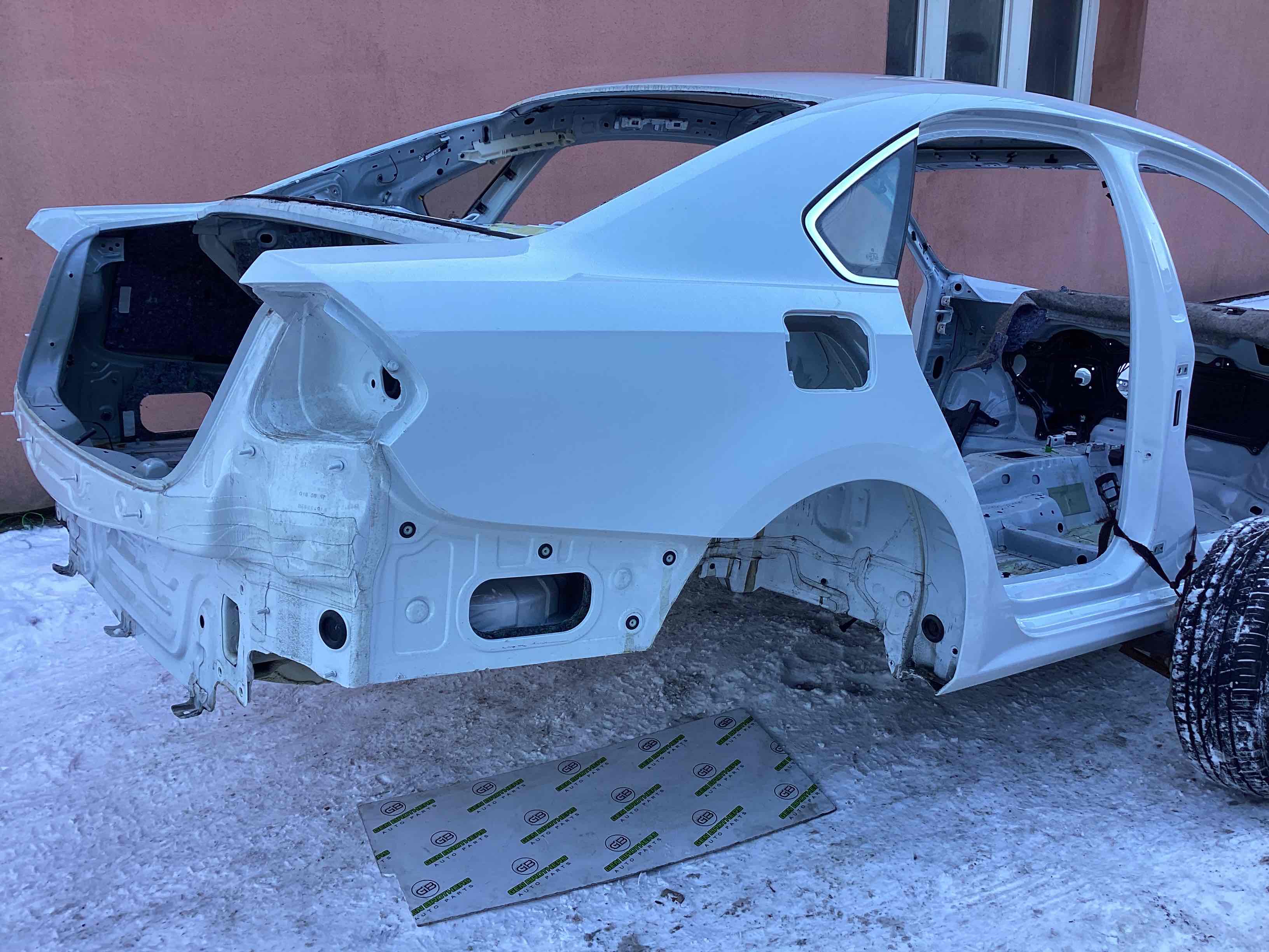 Чверть задня права