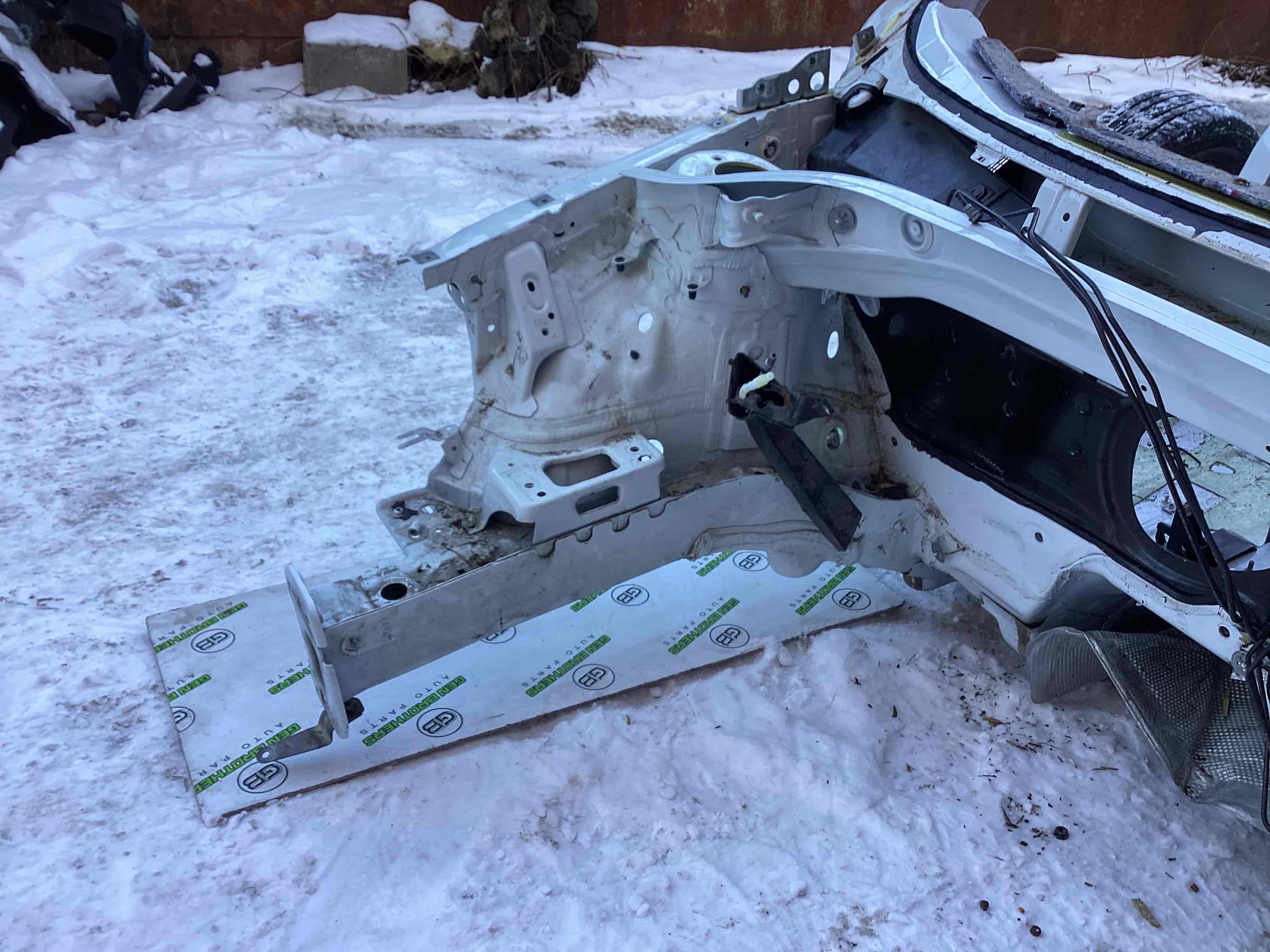 Чверть передня права