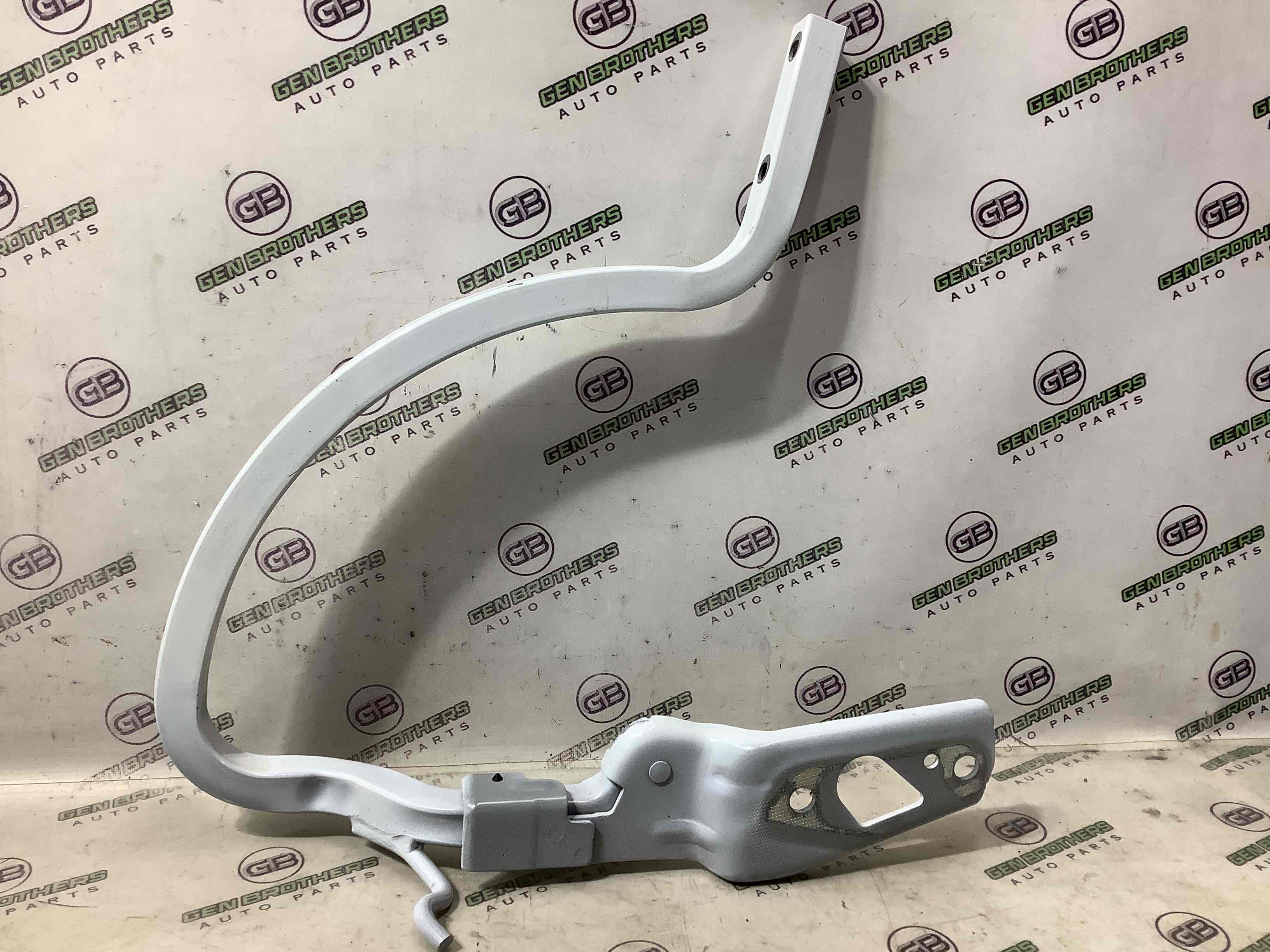 Петля кришки багажника, двері багажника