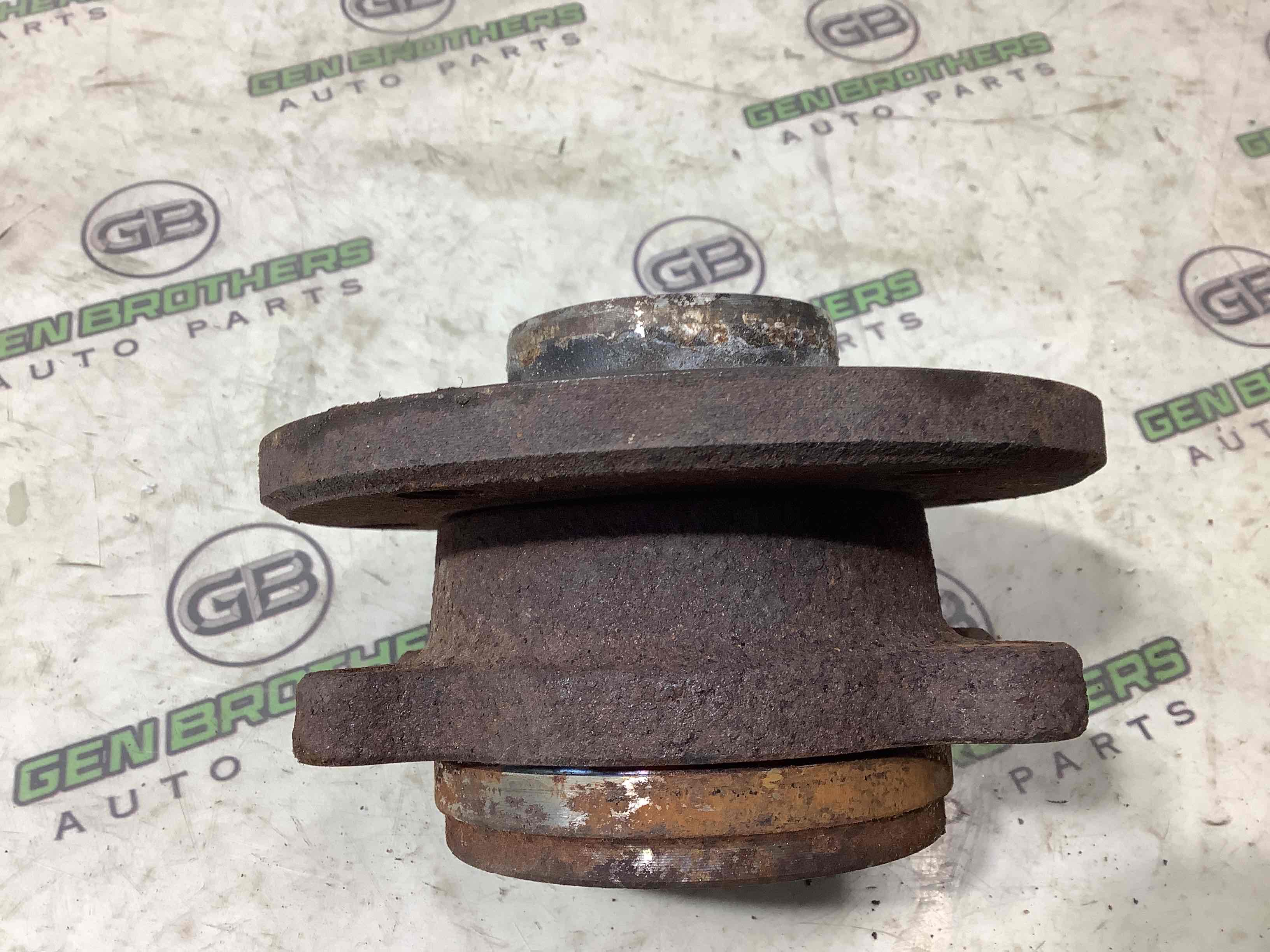 Ступиця передня