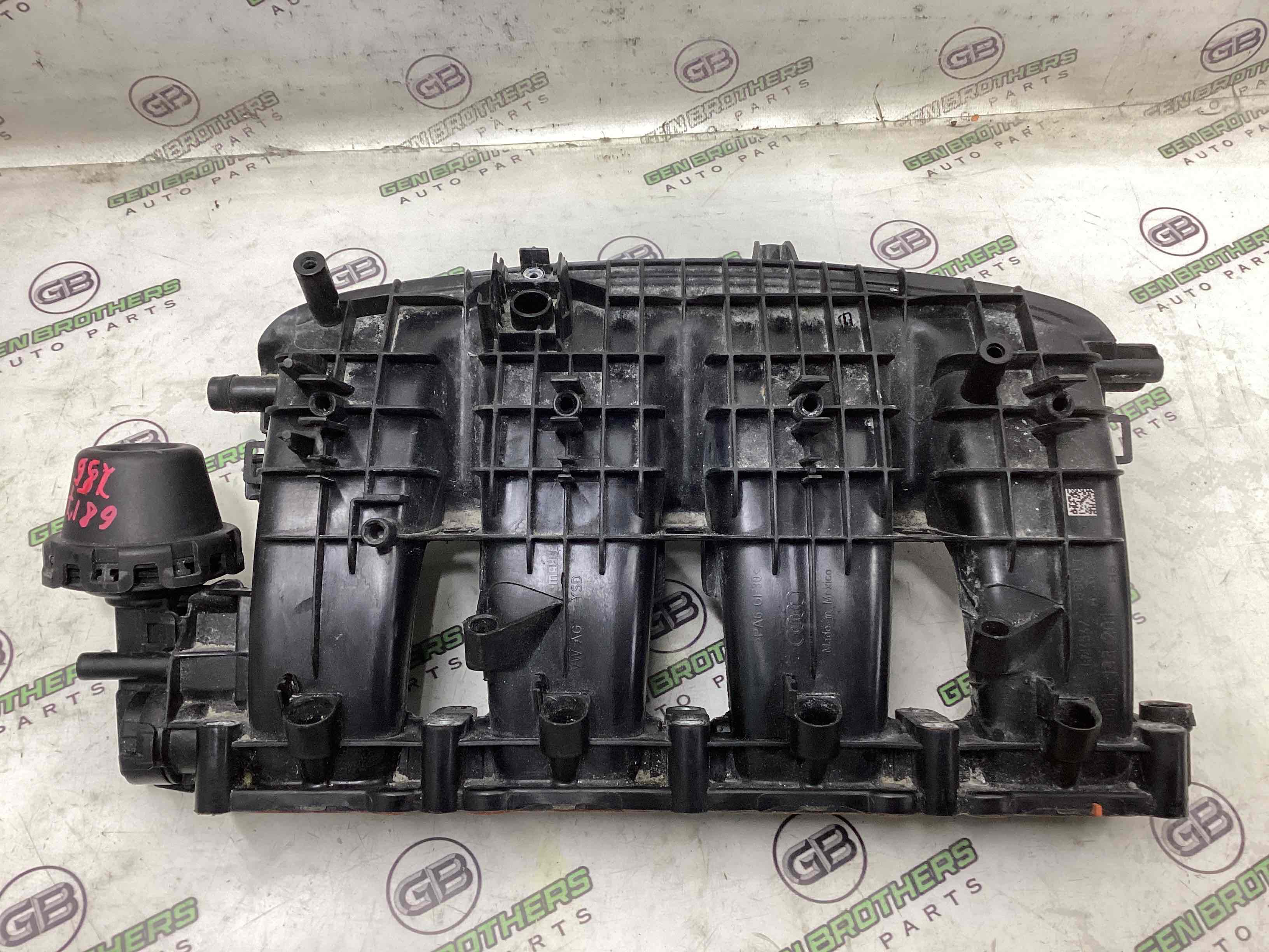 Колектор впускний