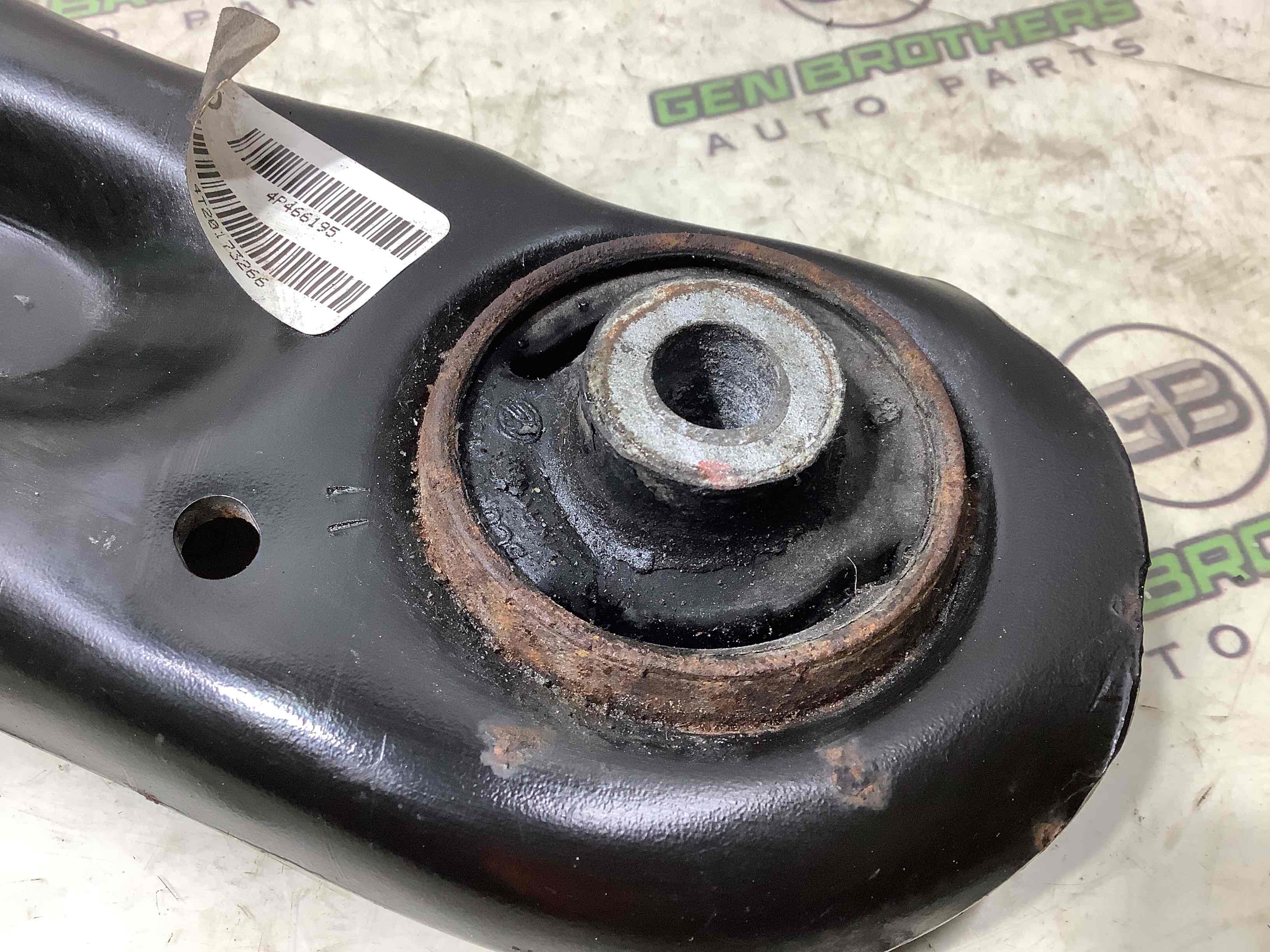 Важіль передній правий