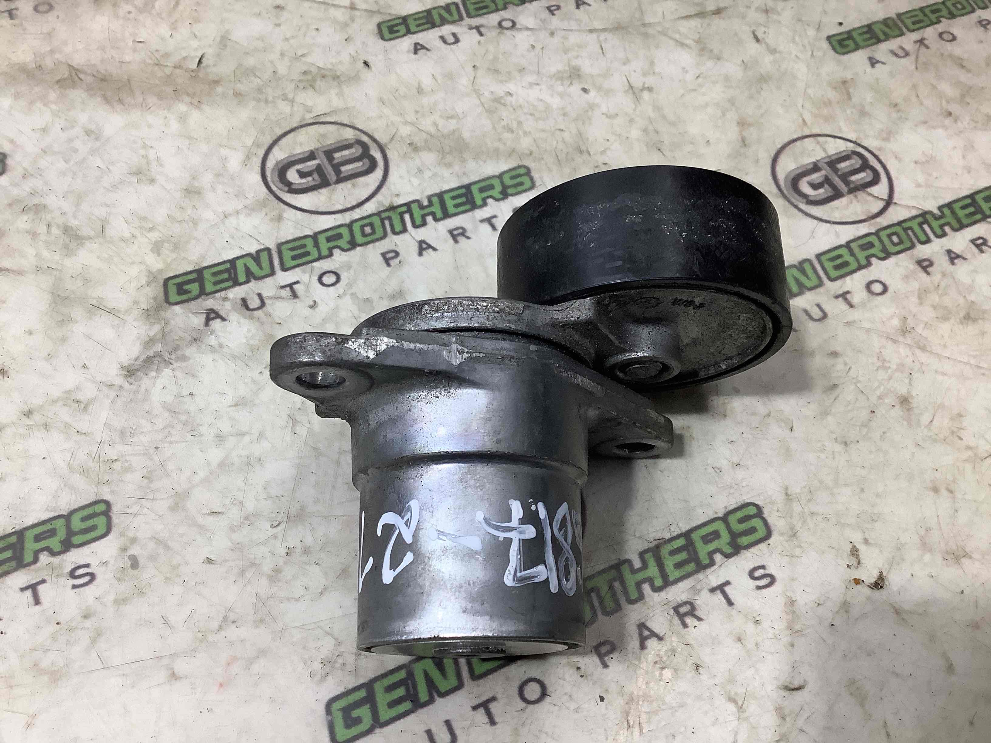 Механізм натягу ременя, ланцюга, ролика