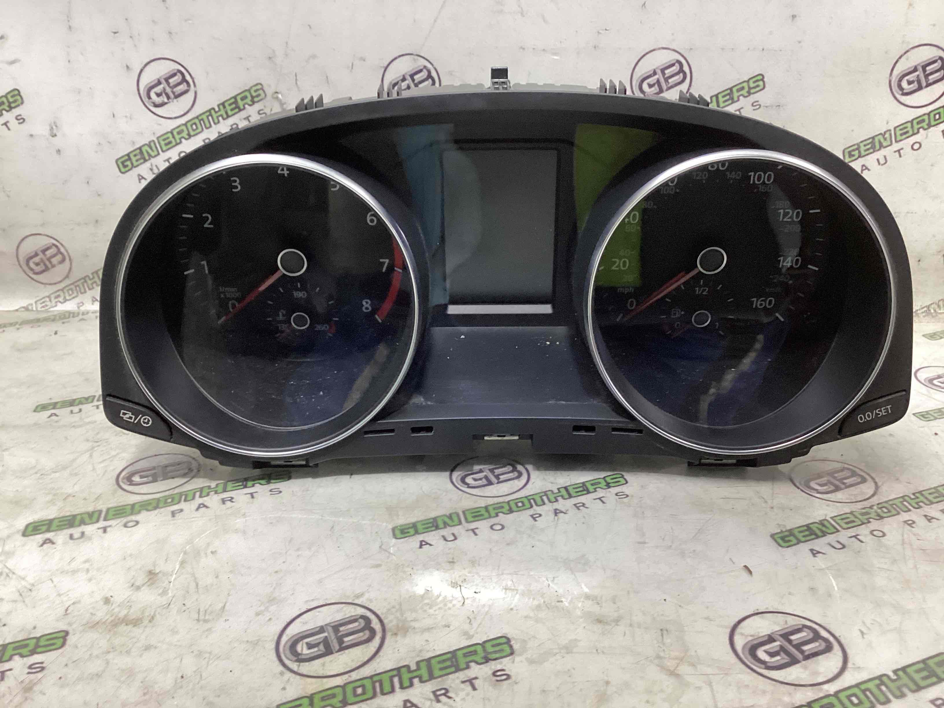 Щиток приладів панель приладів