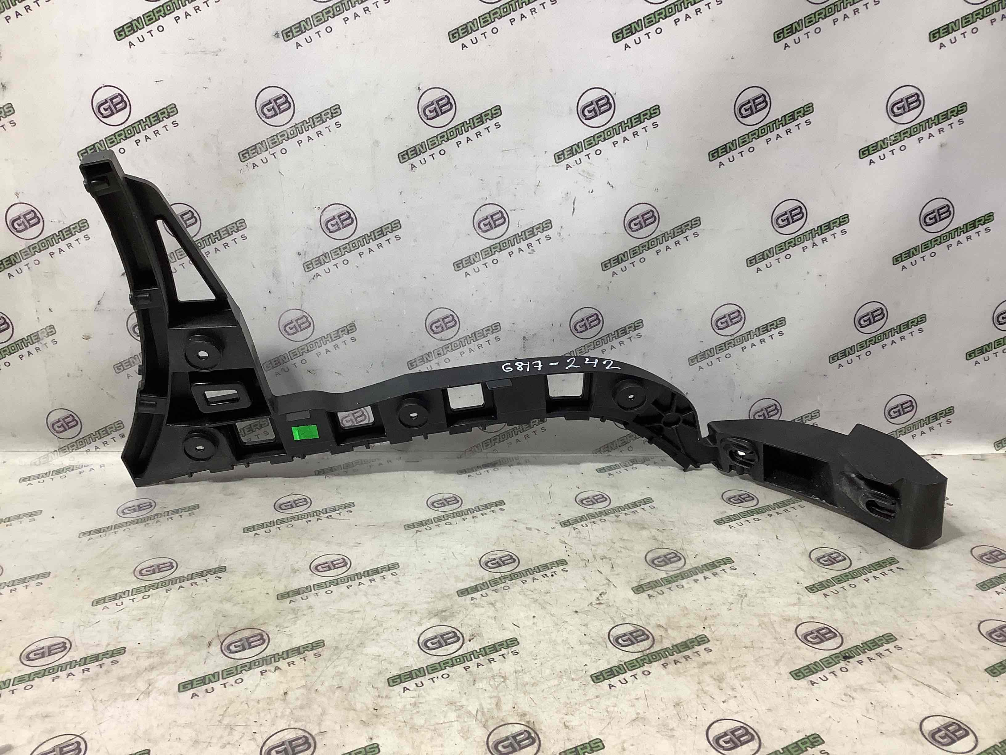 Кріплення заднього бампера ліве