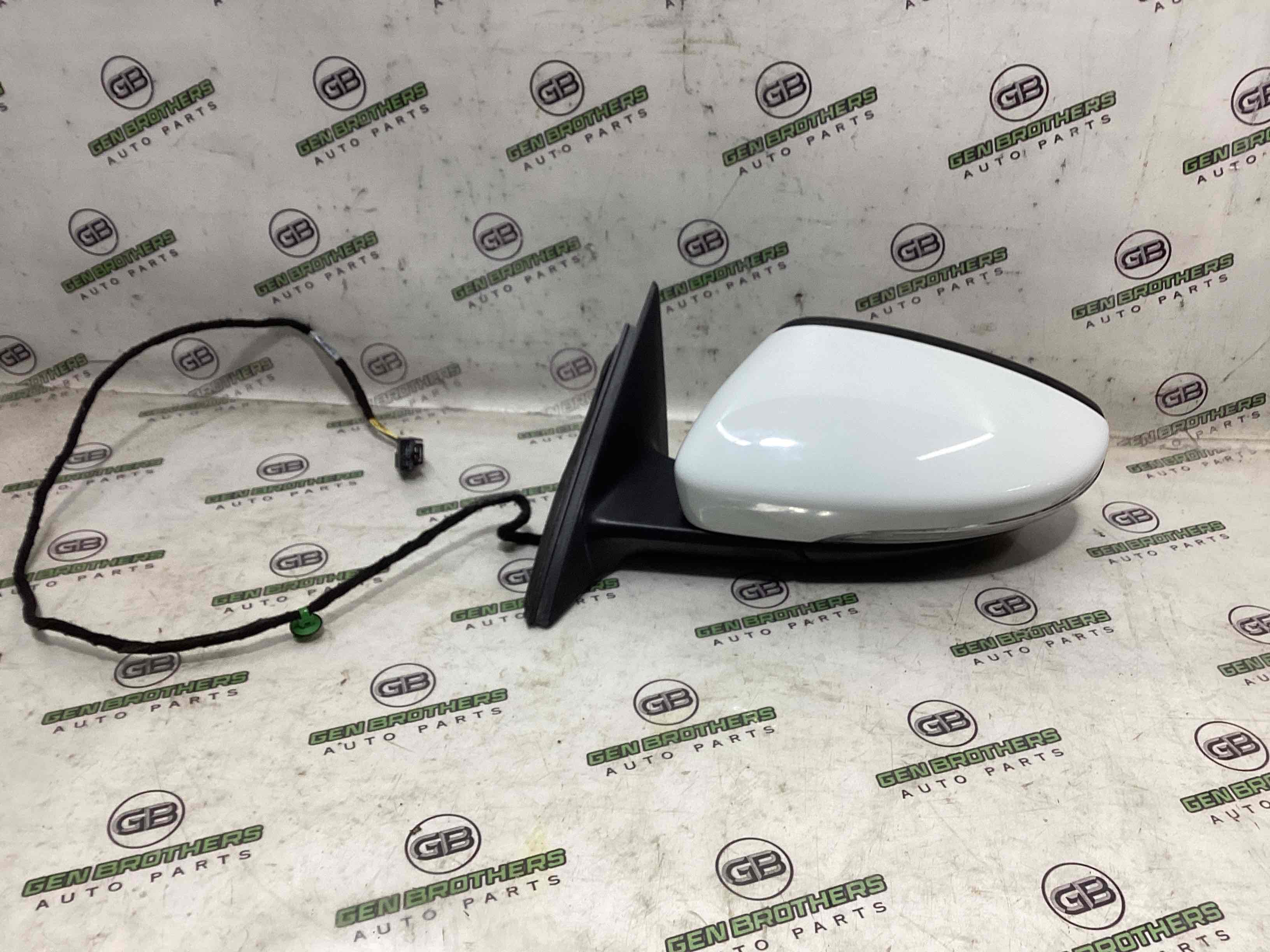 Дзеркало зовнішнє ліве