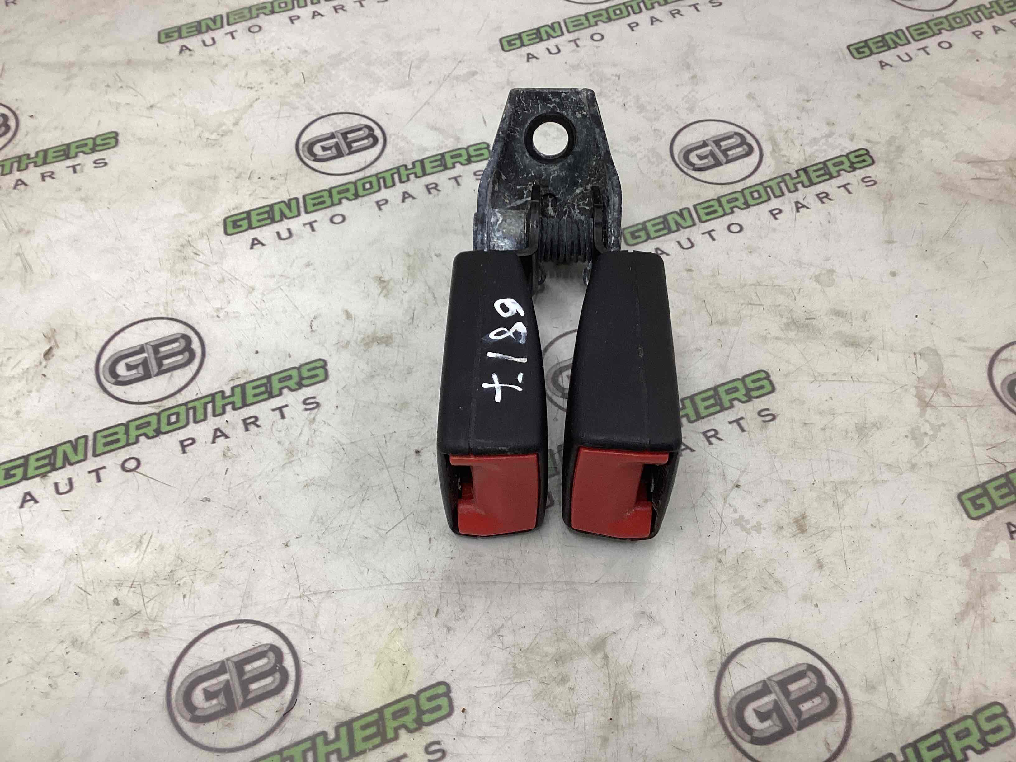 Замок ременя безпеки