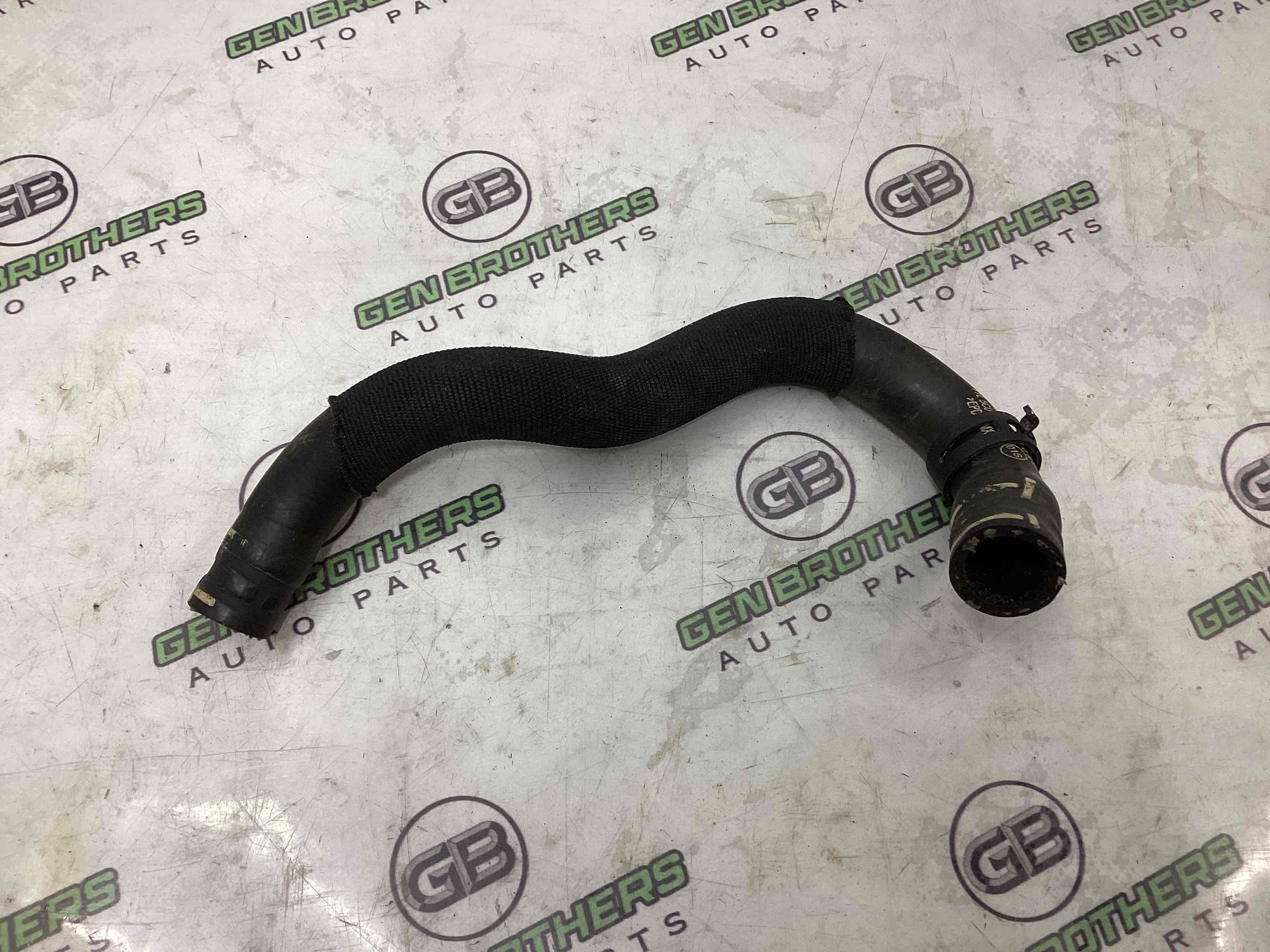 Патрубок трубопровід, шланг