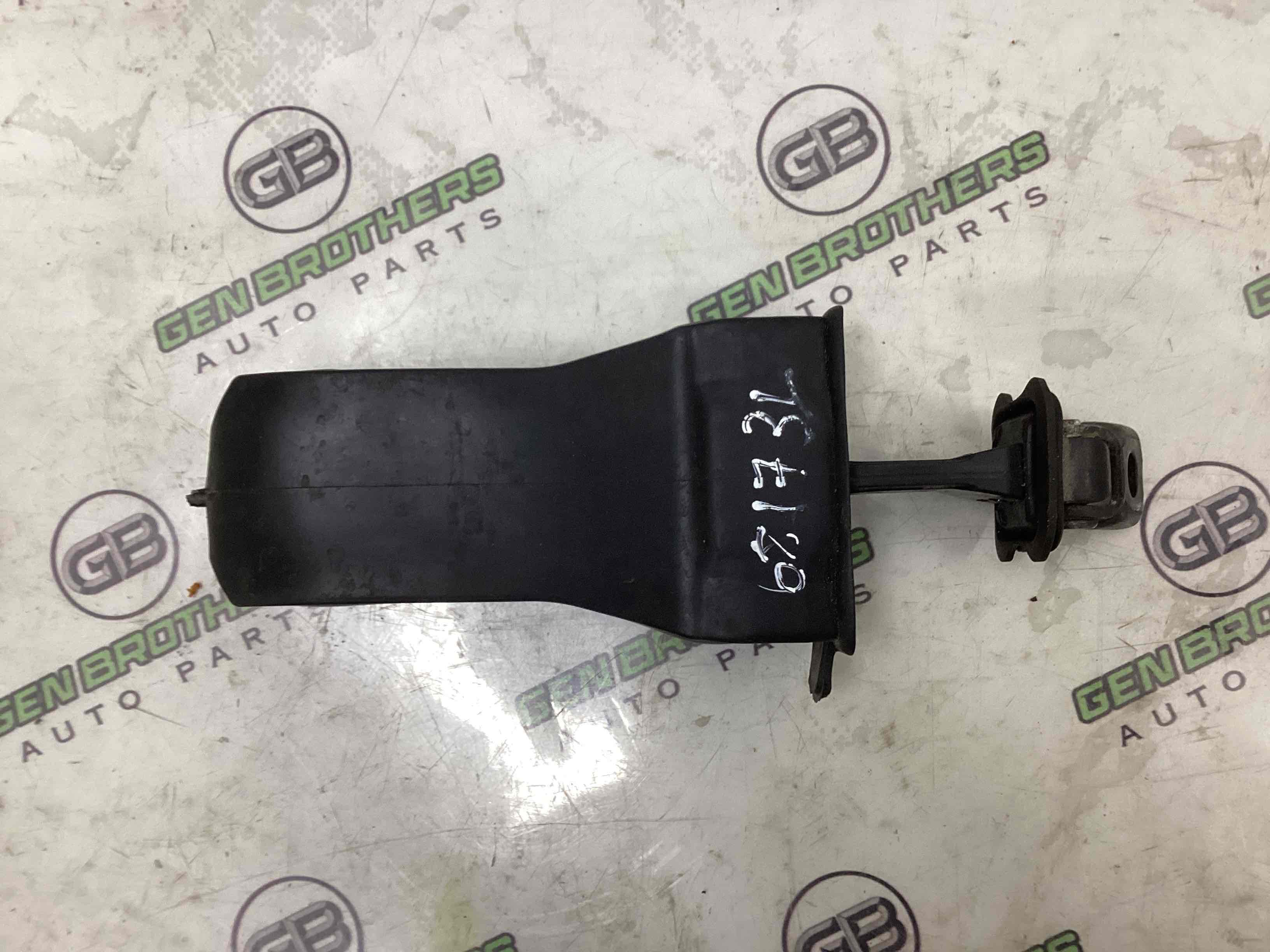 Обмежувач відчинення дверей