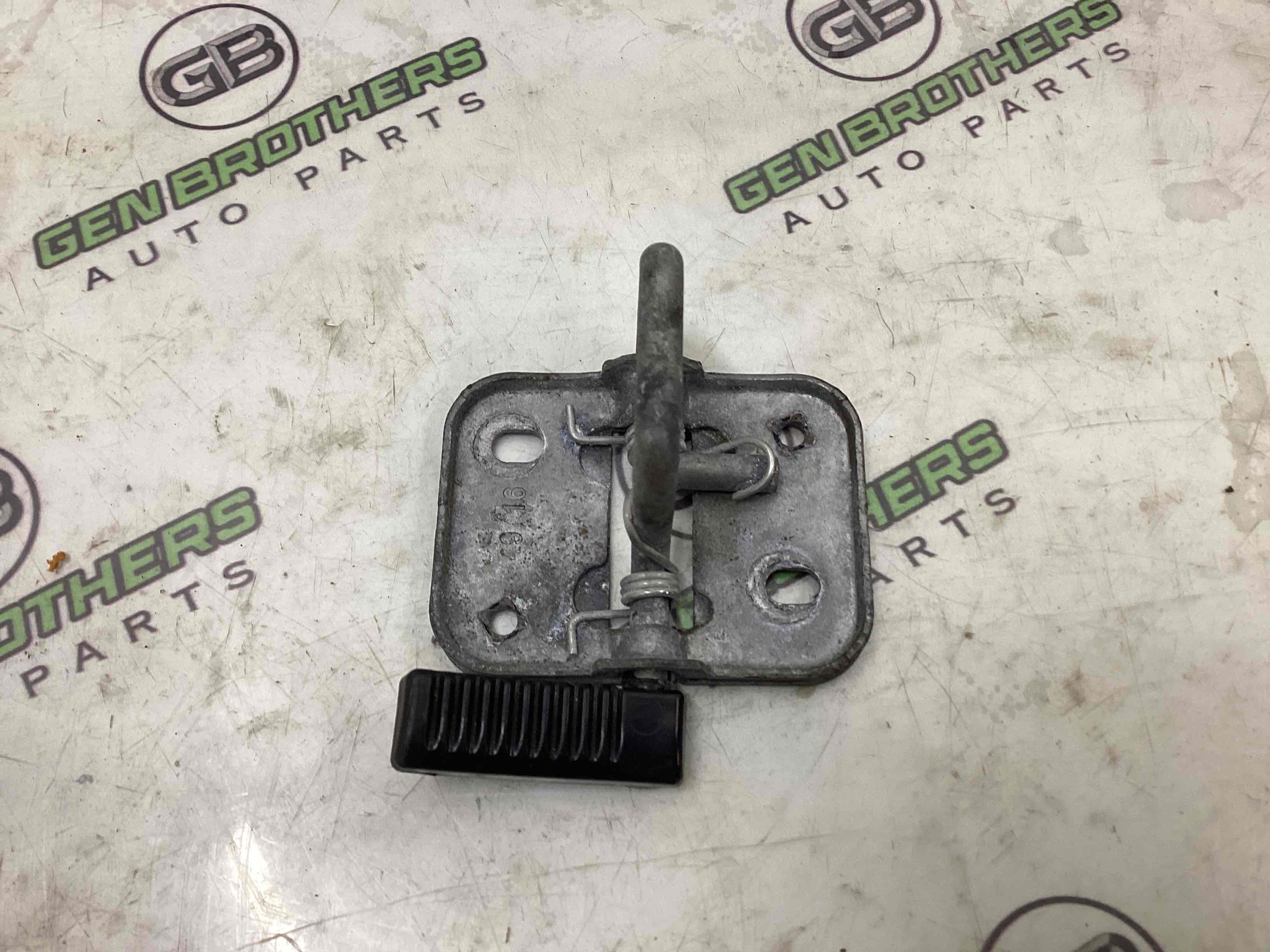 Замок капота, трос капота