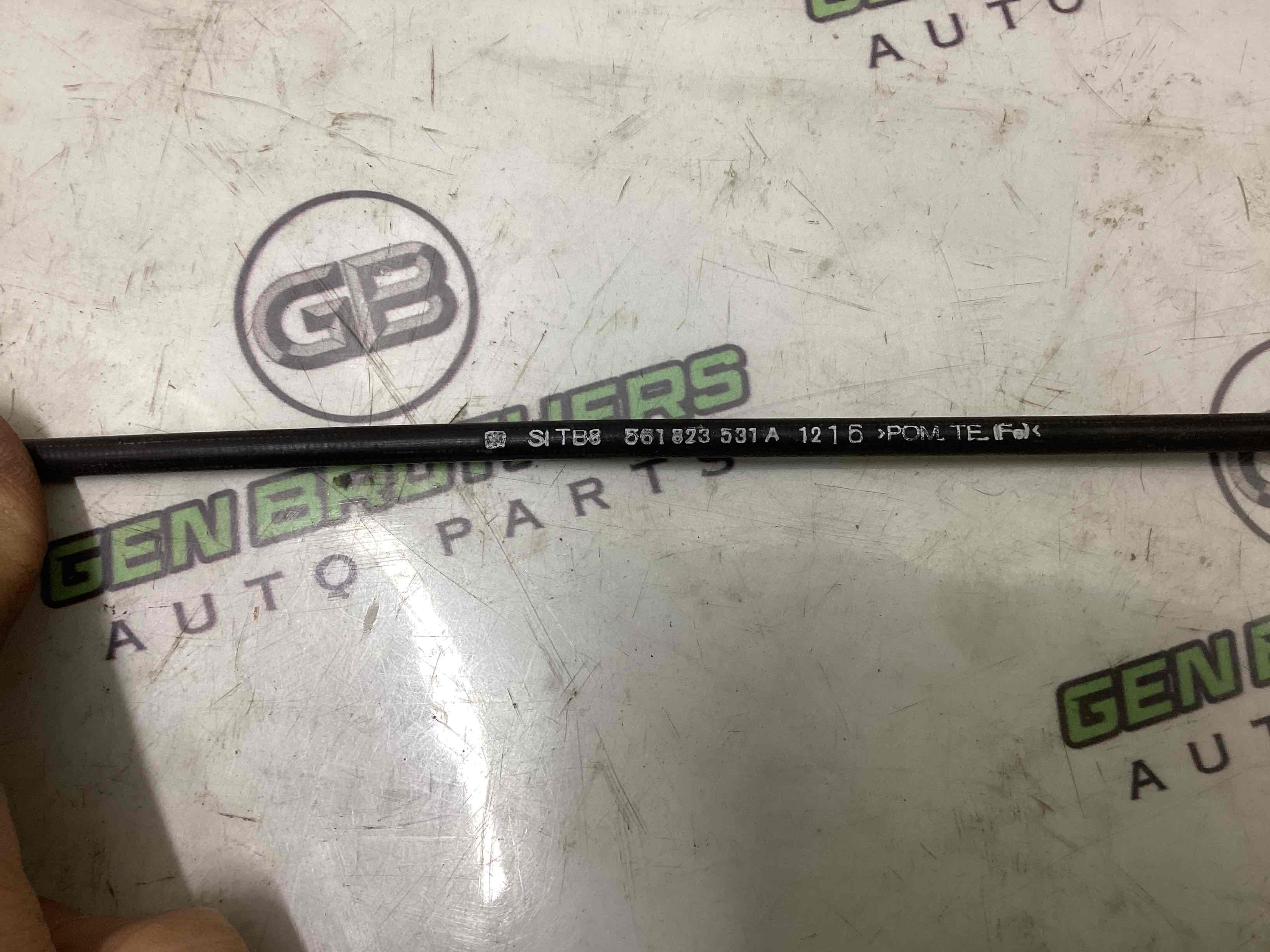 Замок капота, трос капота