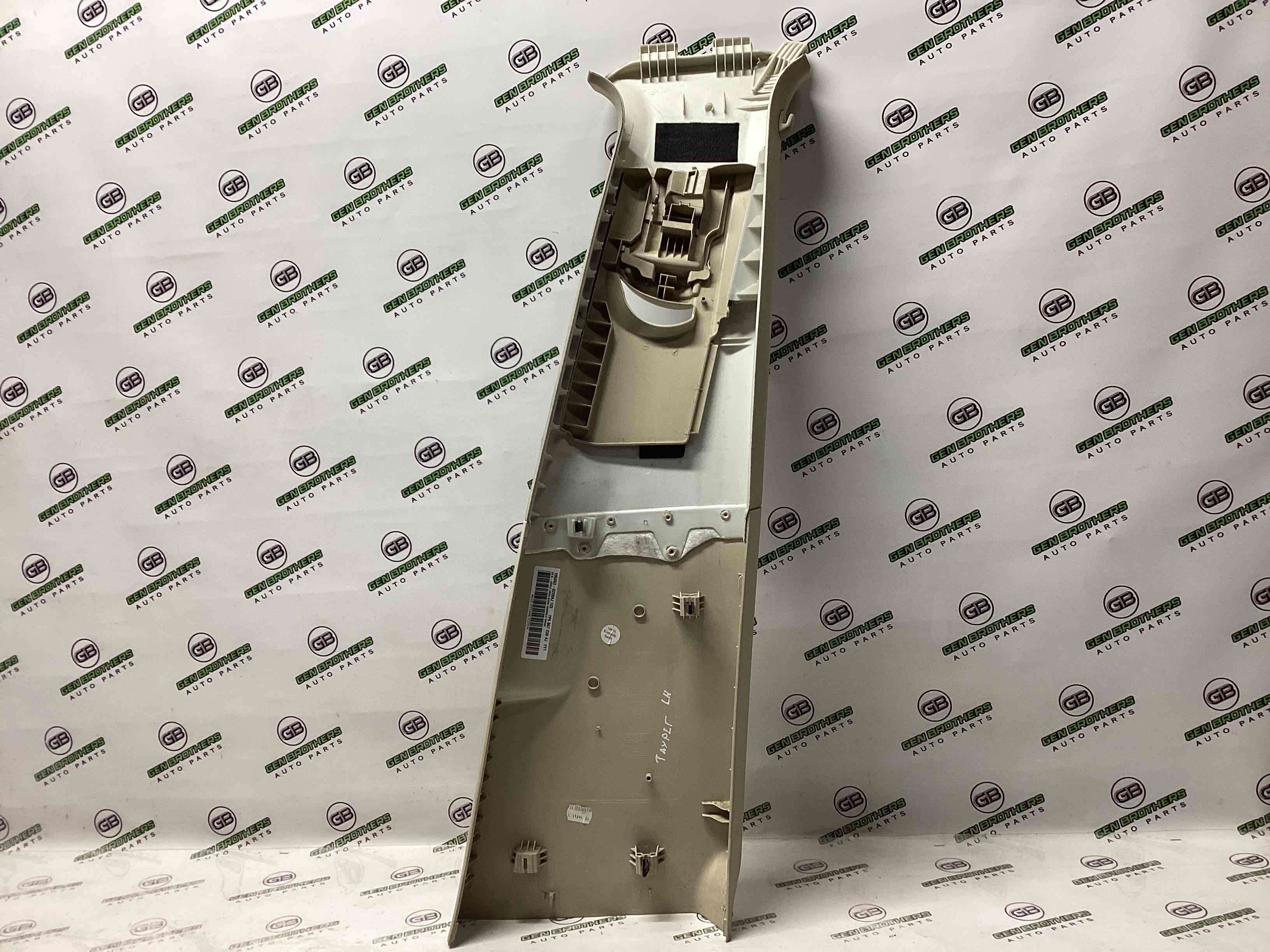 Обшивка центральної стійки ліва