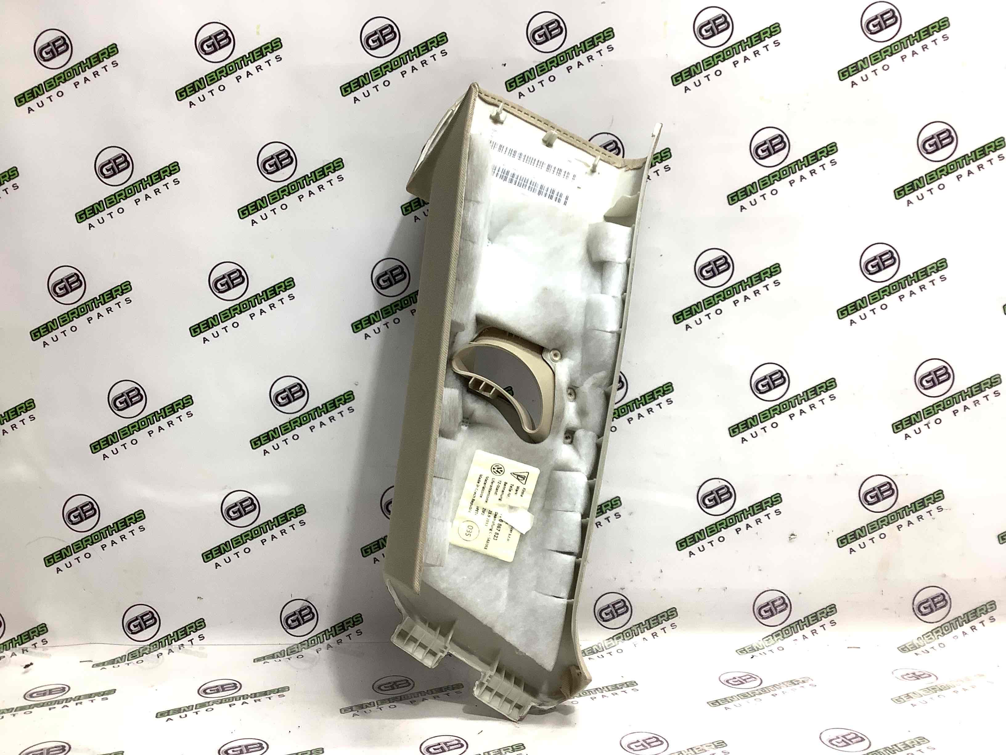 Обшивка задньої стійки ліва