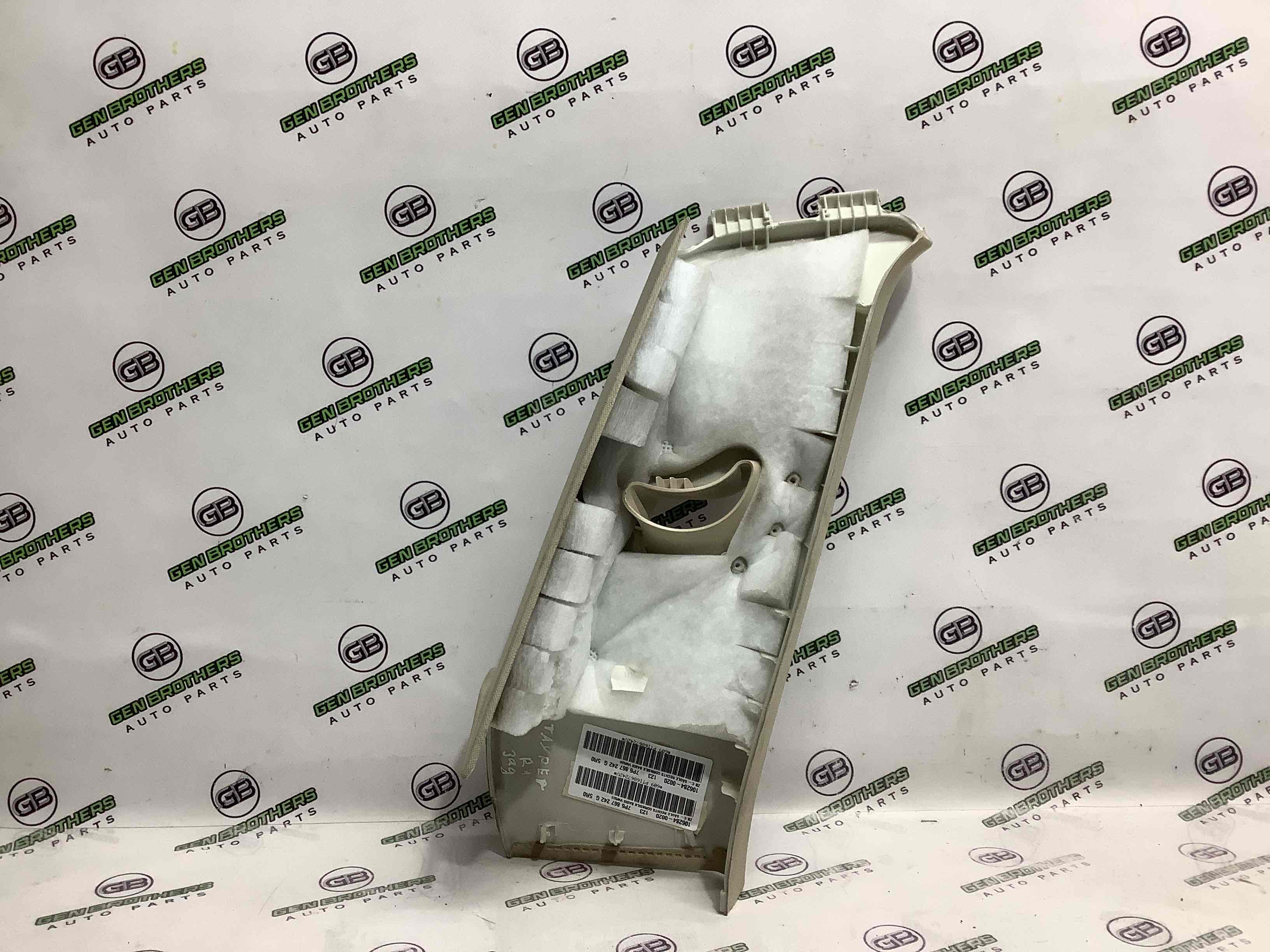 Обшивка задньої стійки права