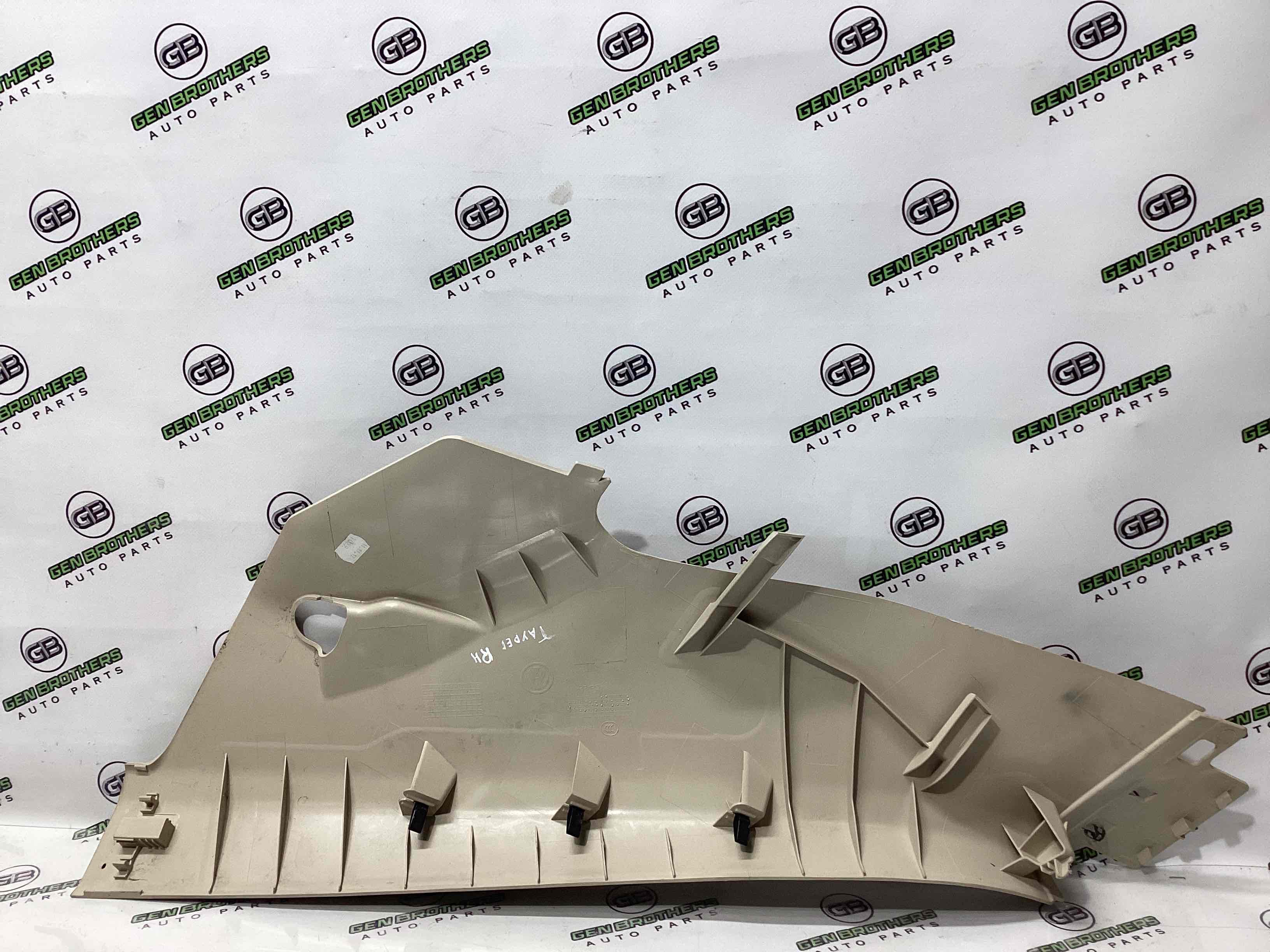 Обшивка задньої стійки права