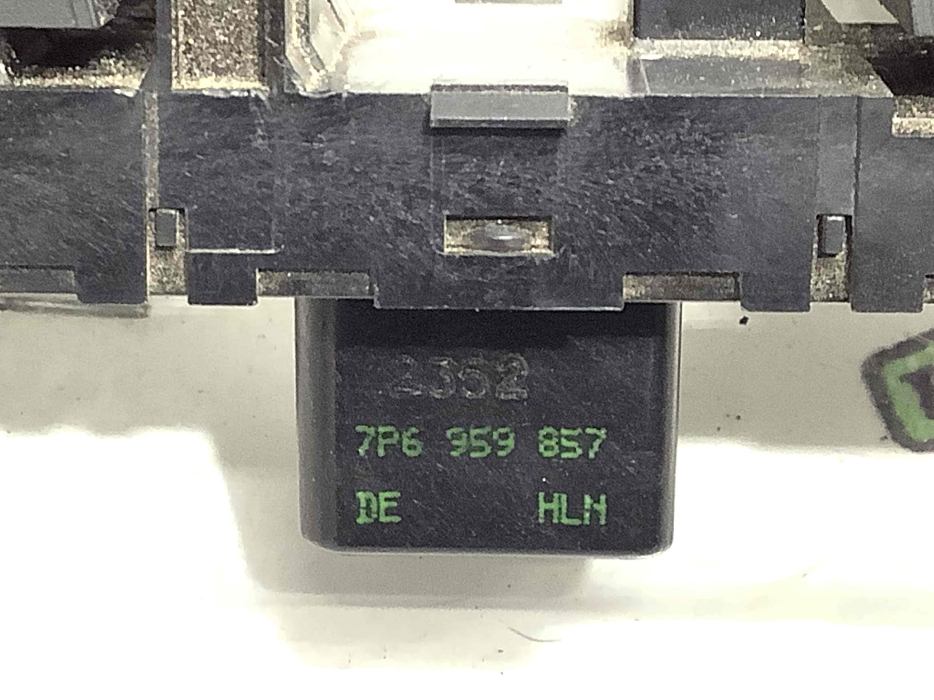 Кнопки керування склопідйомниками