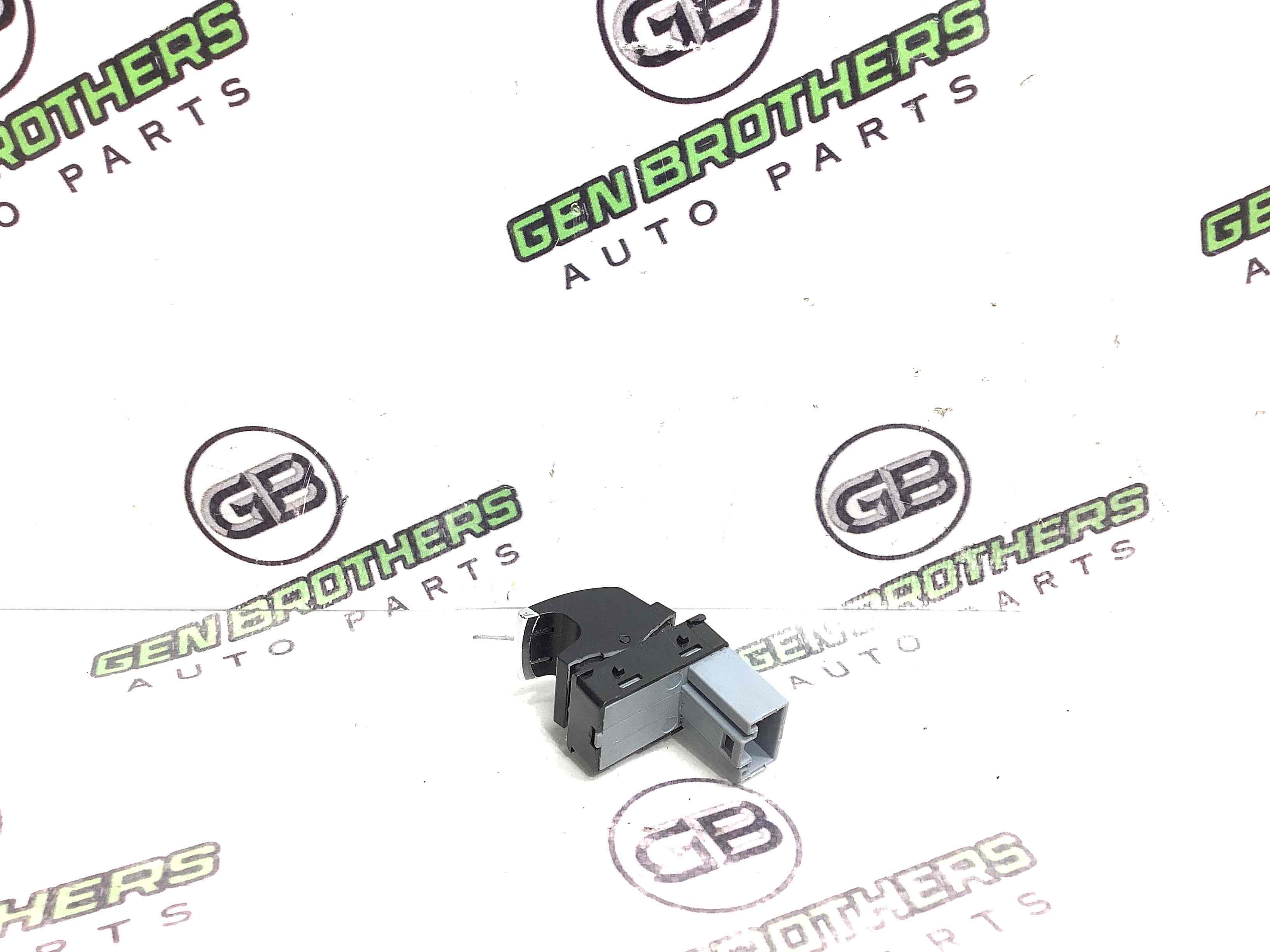 Кнопки керування склопідйомниками