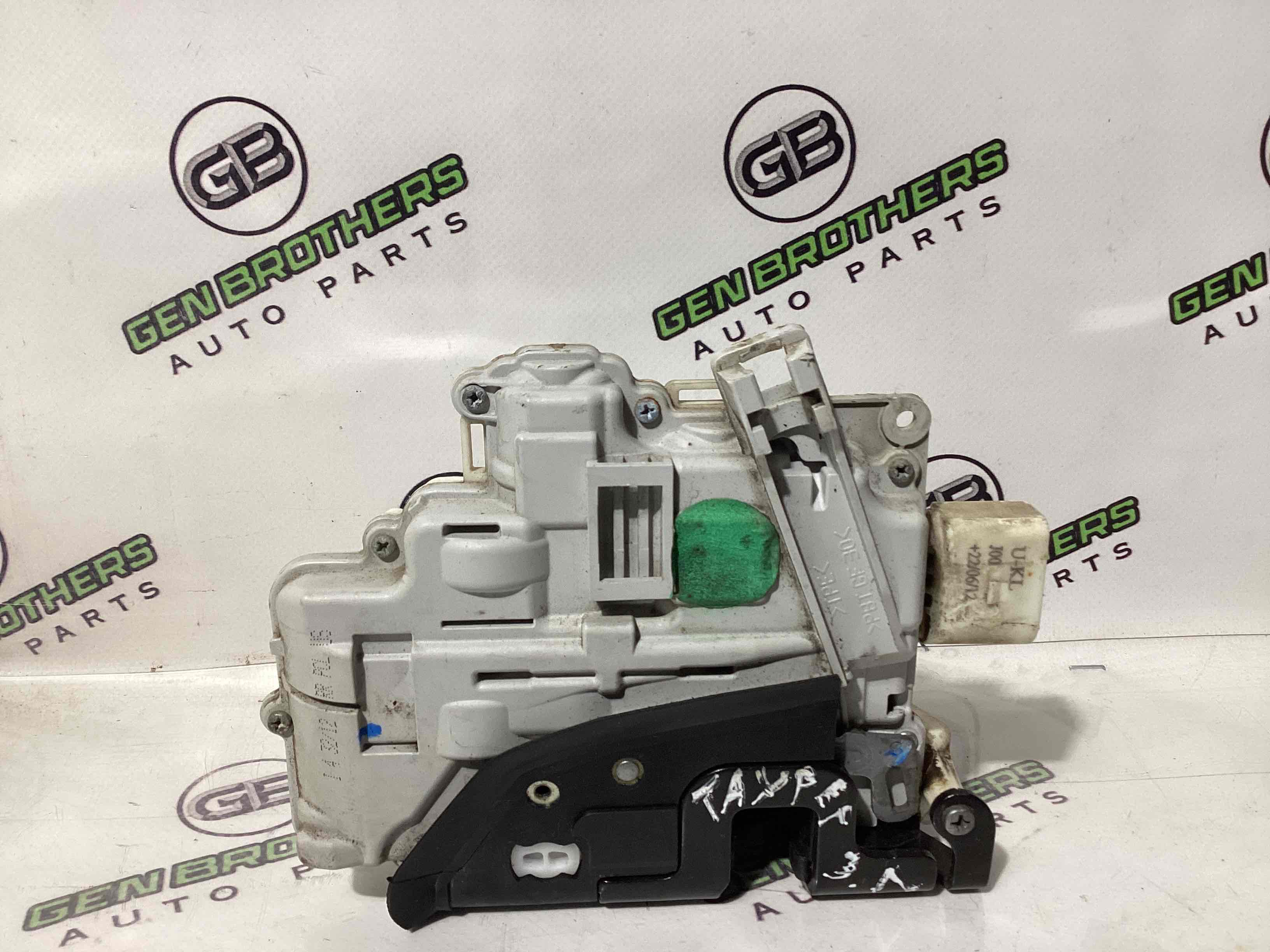 Замок дверей задньої лівої