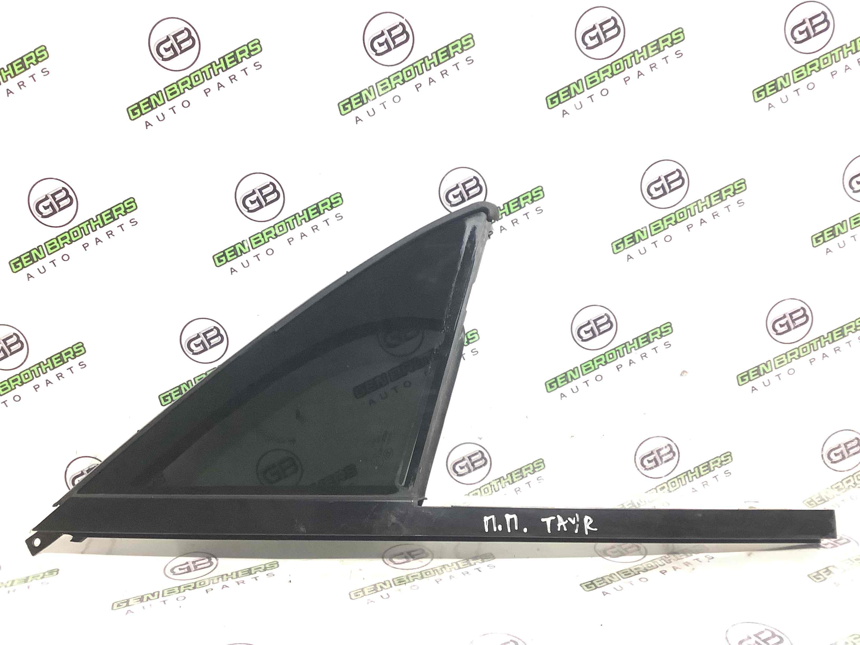 Скло дверей трикутник кватирка