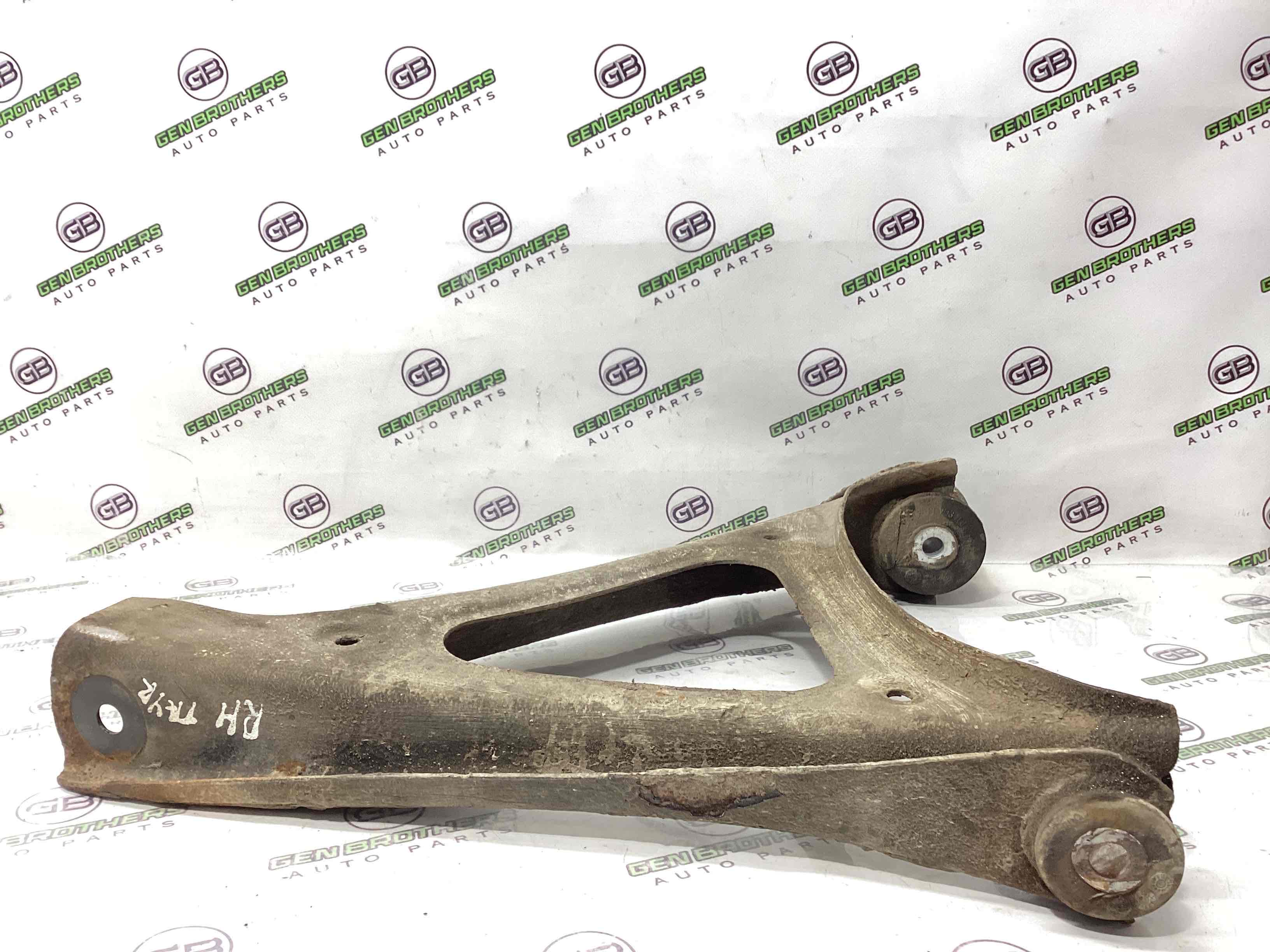 Важіль задній правий