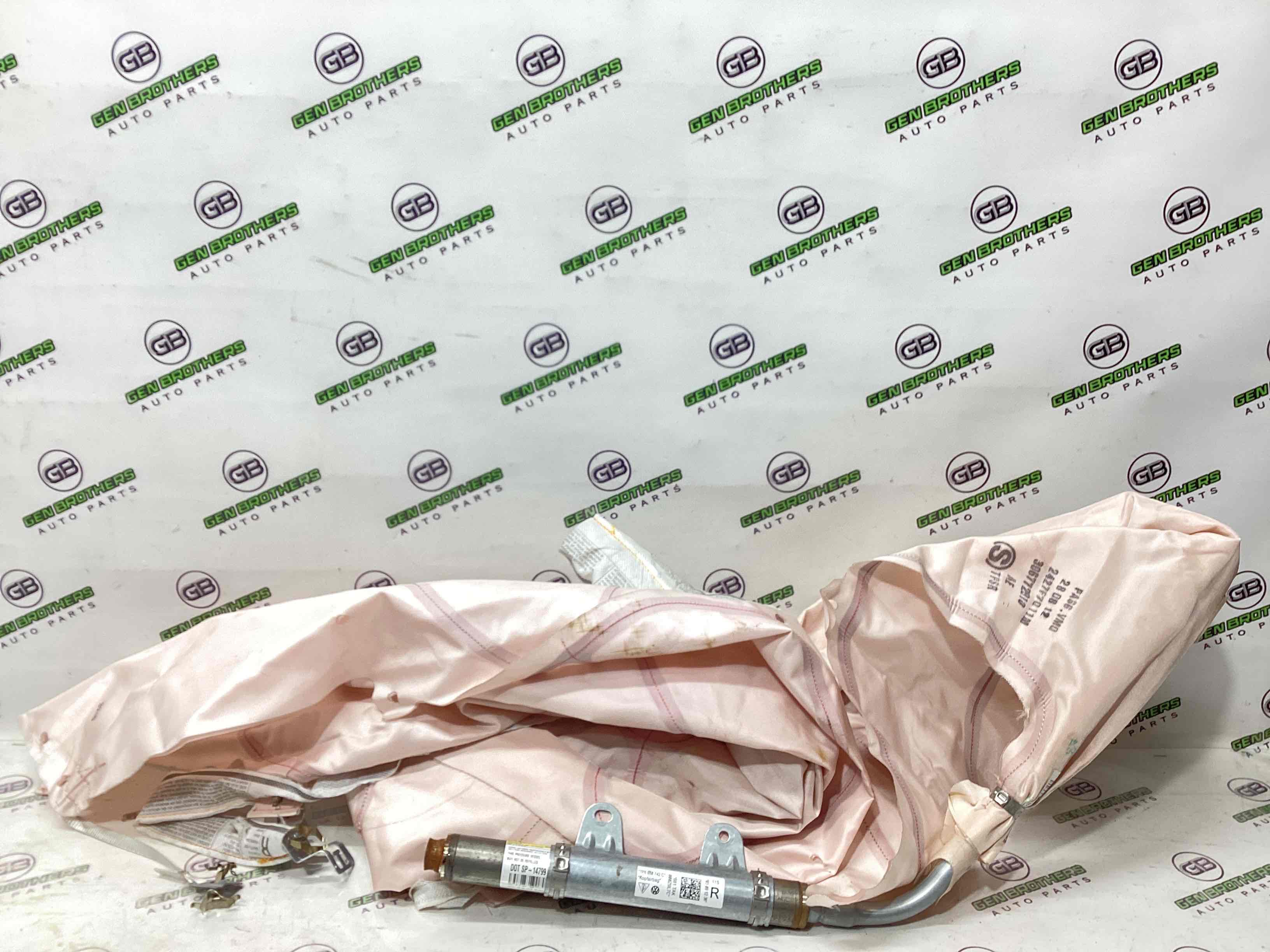 Подушка безпеки збоку шторка