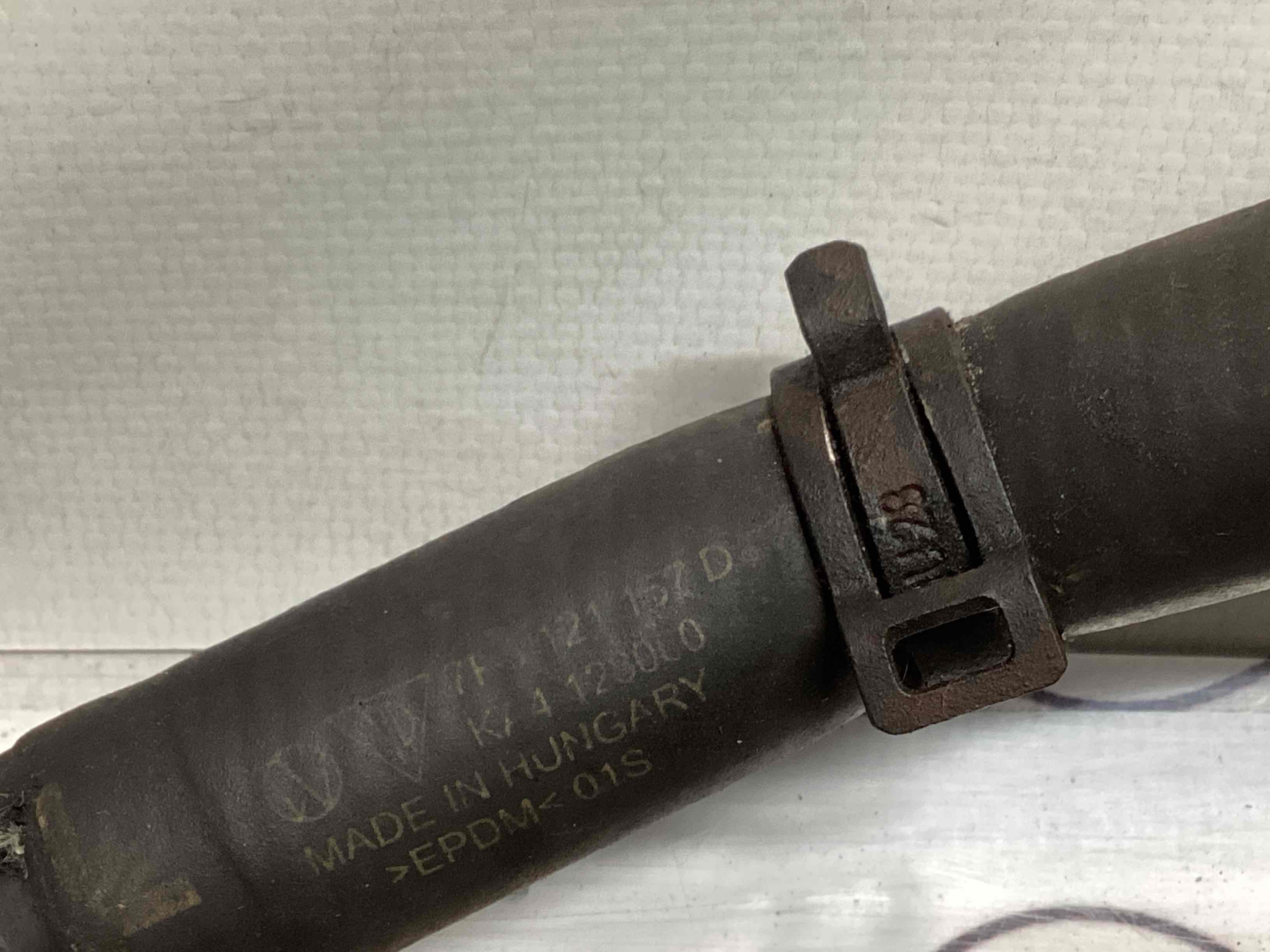 Патрубок трубопровід, шланг