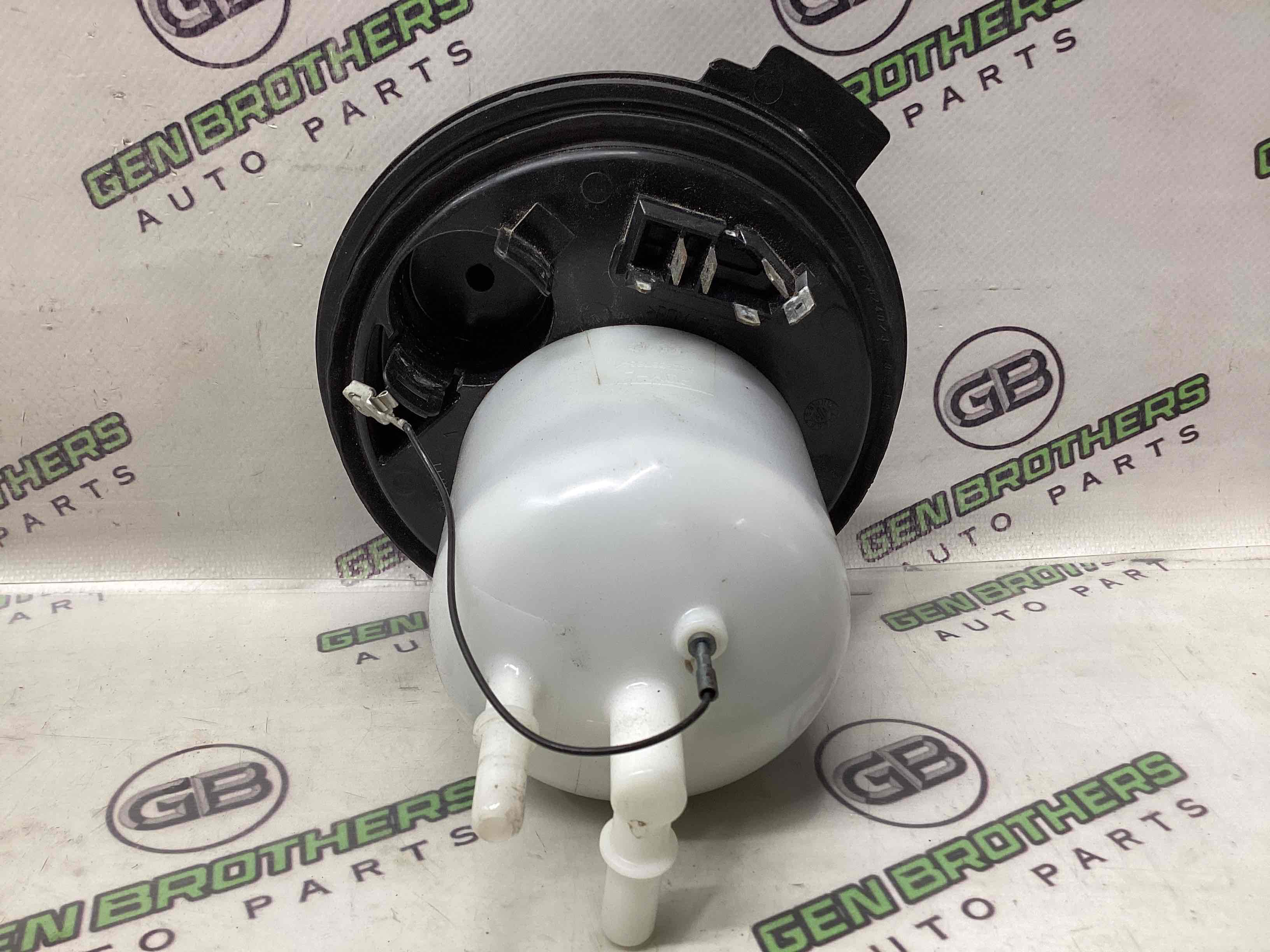 Паливний фільтр бензобака