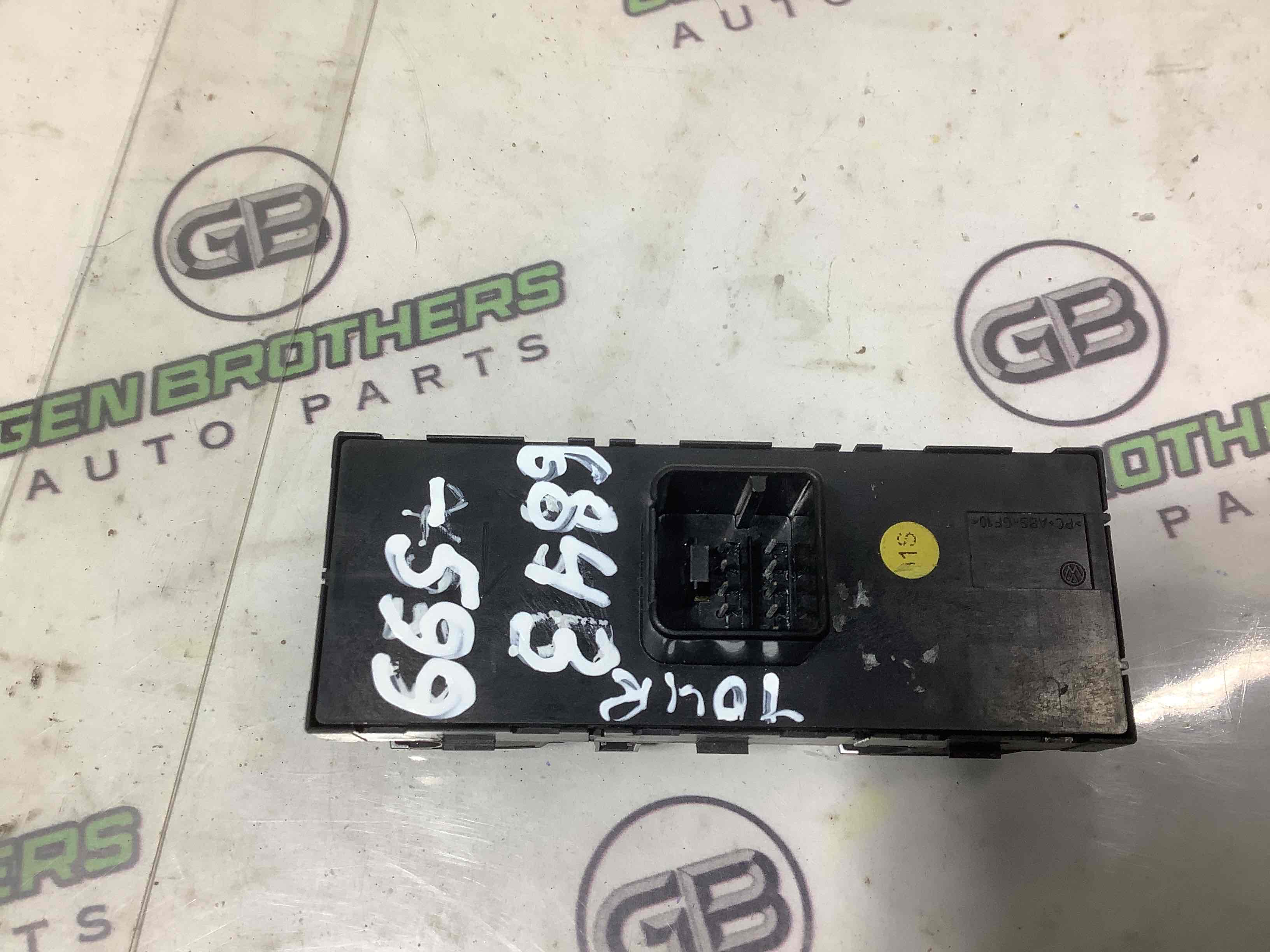 Кнопки керування склопідйомниками