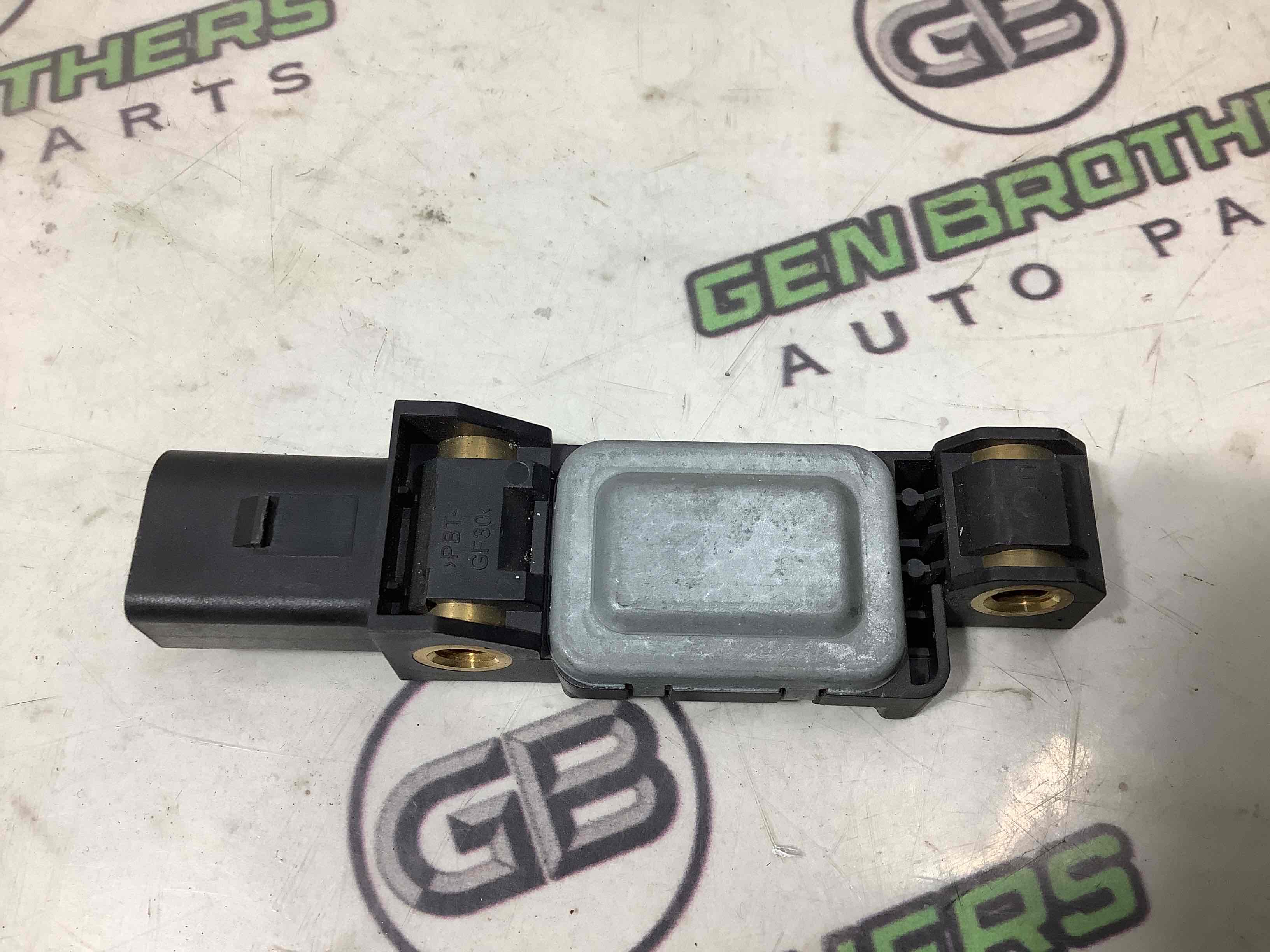 Датчик удару Airbag бічний