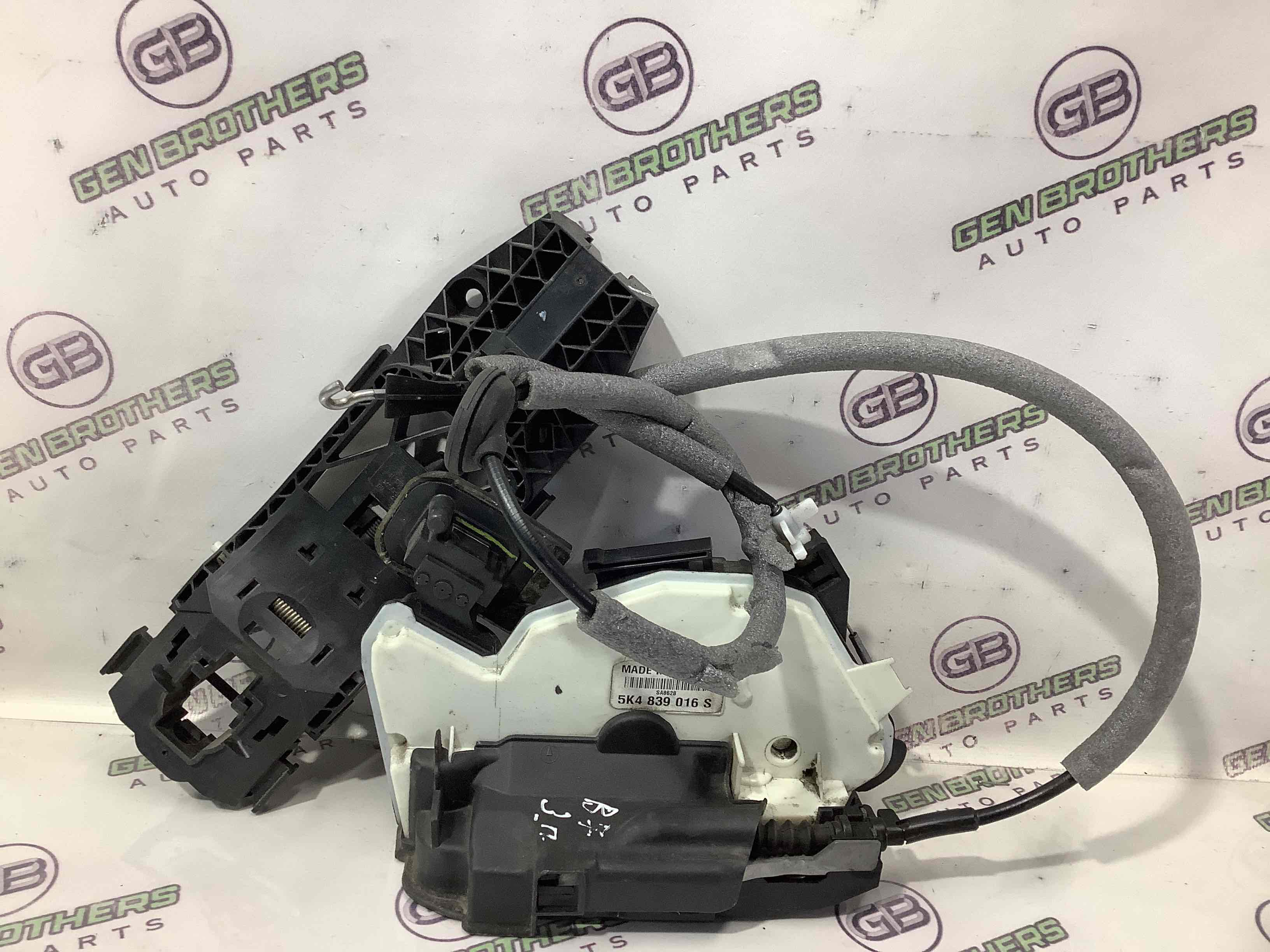 Замок дверей задньої правої